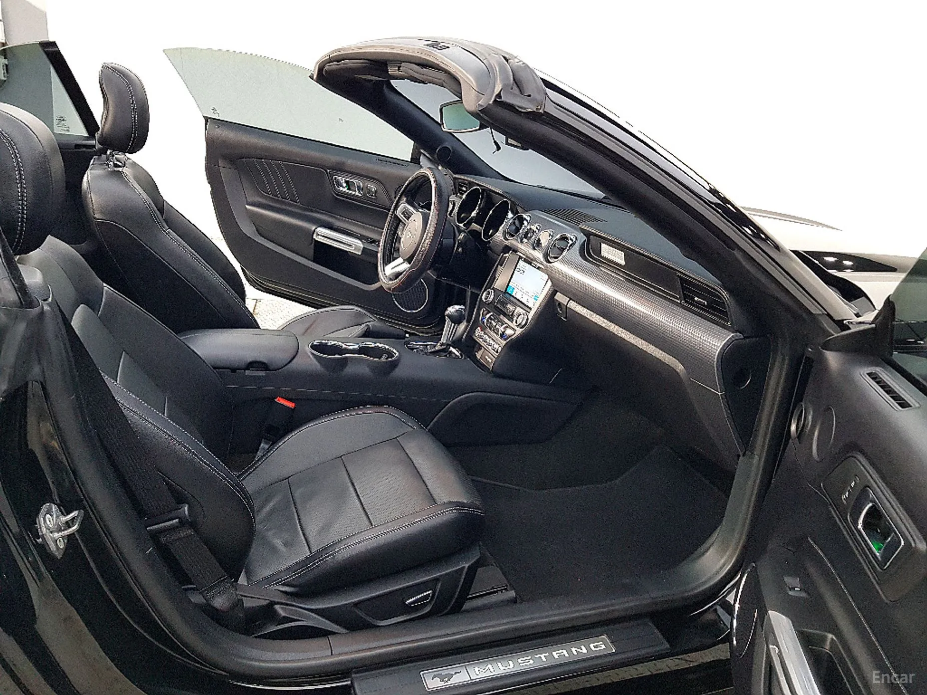 Ford Mustang превью 5