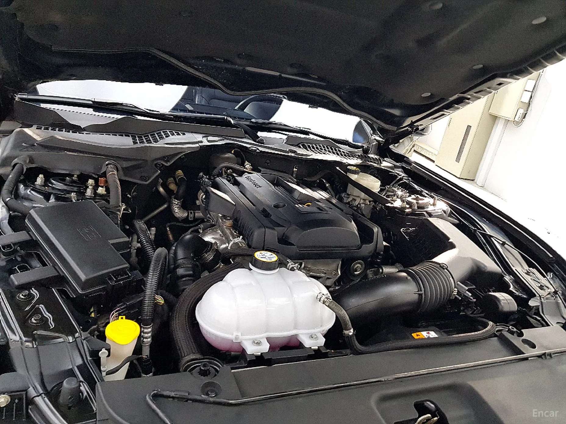 Ford Mustang превью 6