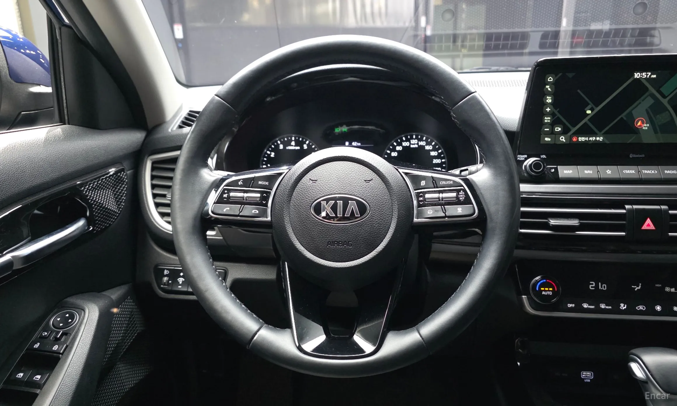 Kia Seltos превью 13