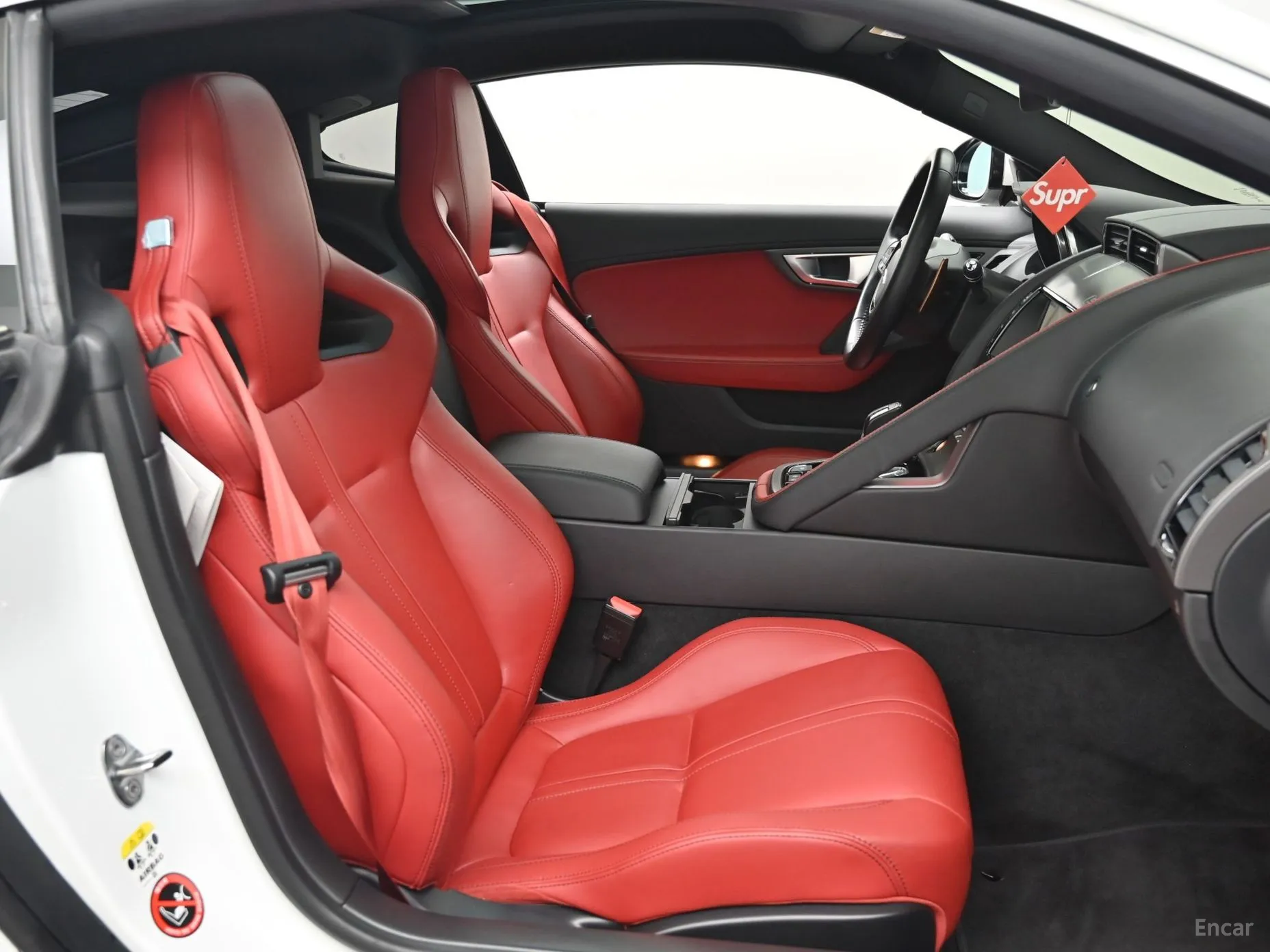 Jaguar F-TYPE превью 10