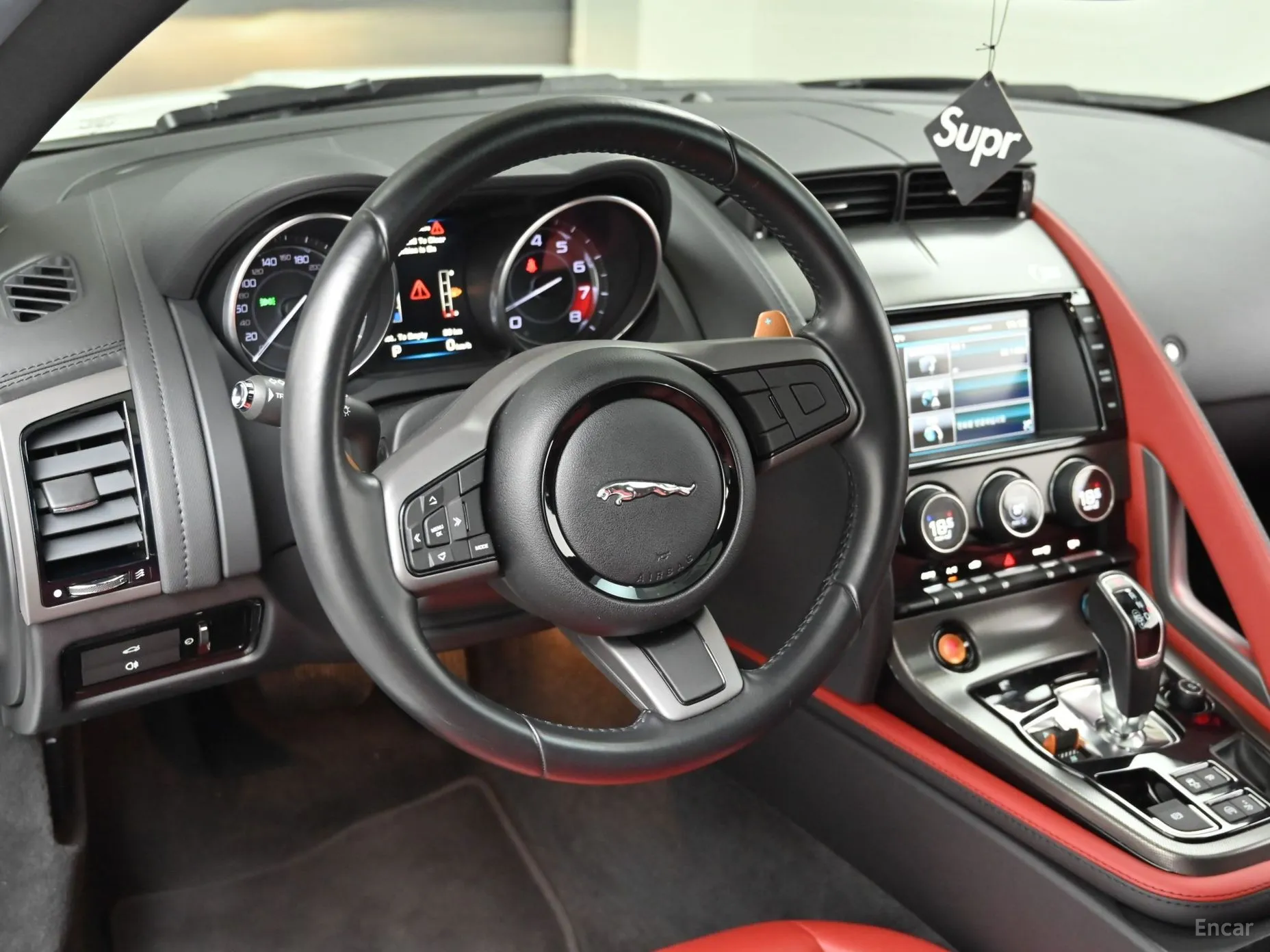 Jaguar F-TYPE превью 13