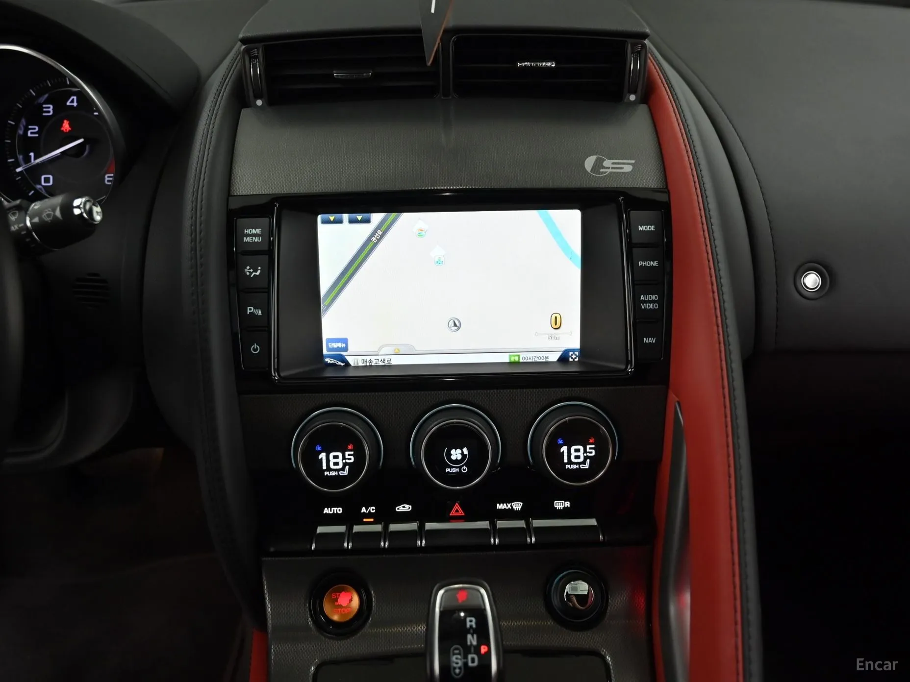 Jaguar F-TYPE превью 14