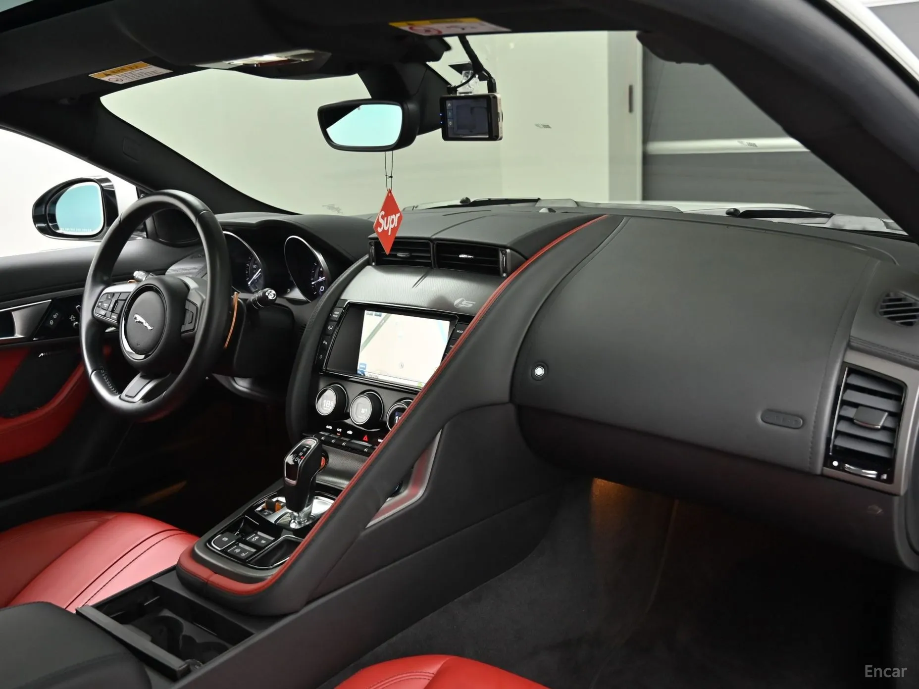 Jaguar F-TYPE превью 7