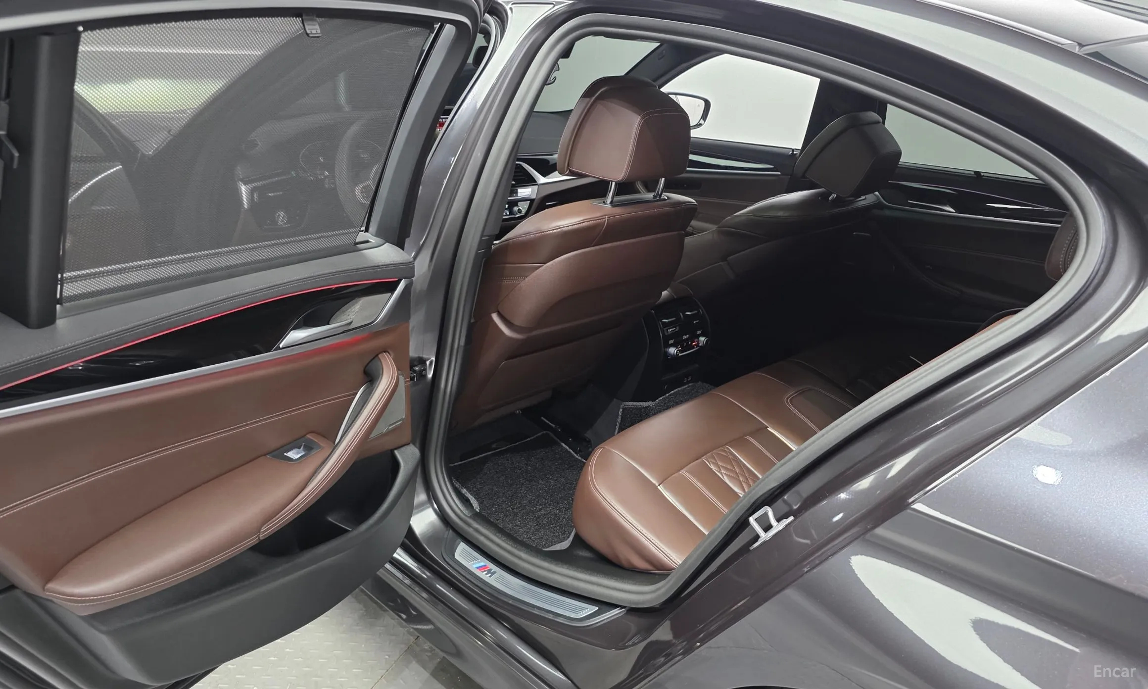 BMW 5 Series (G30) превью 11
