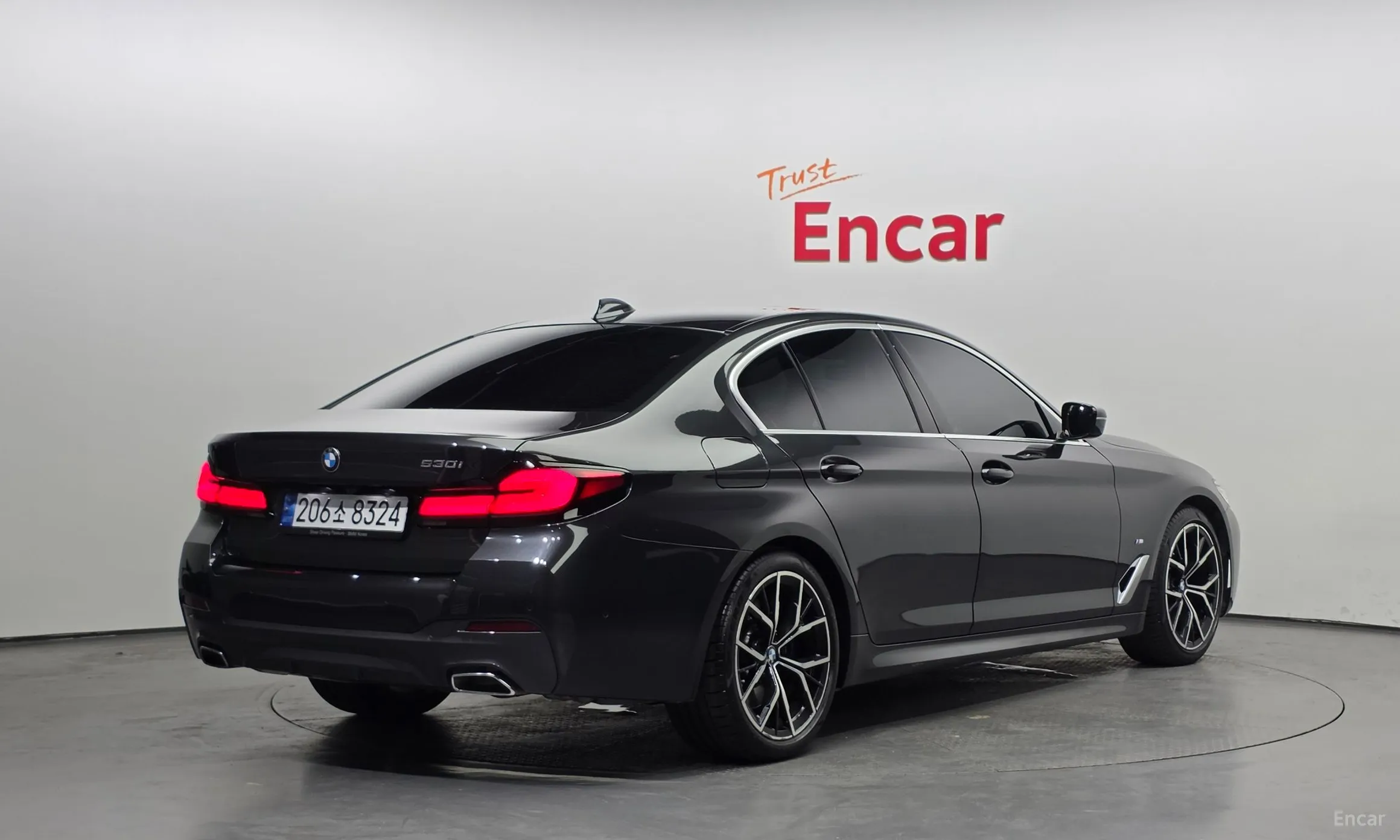 BMW 5 Series (G30) превью 2