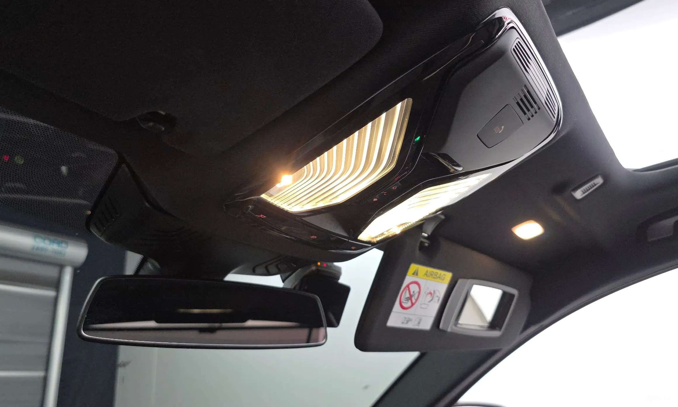 BMW 5 Series (G30) превью 16