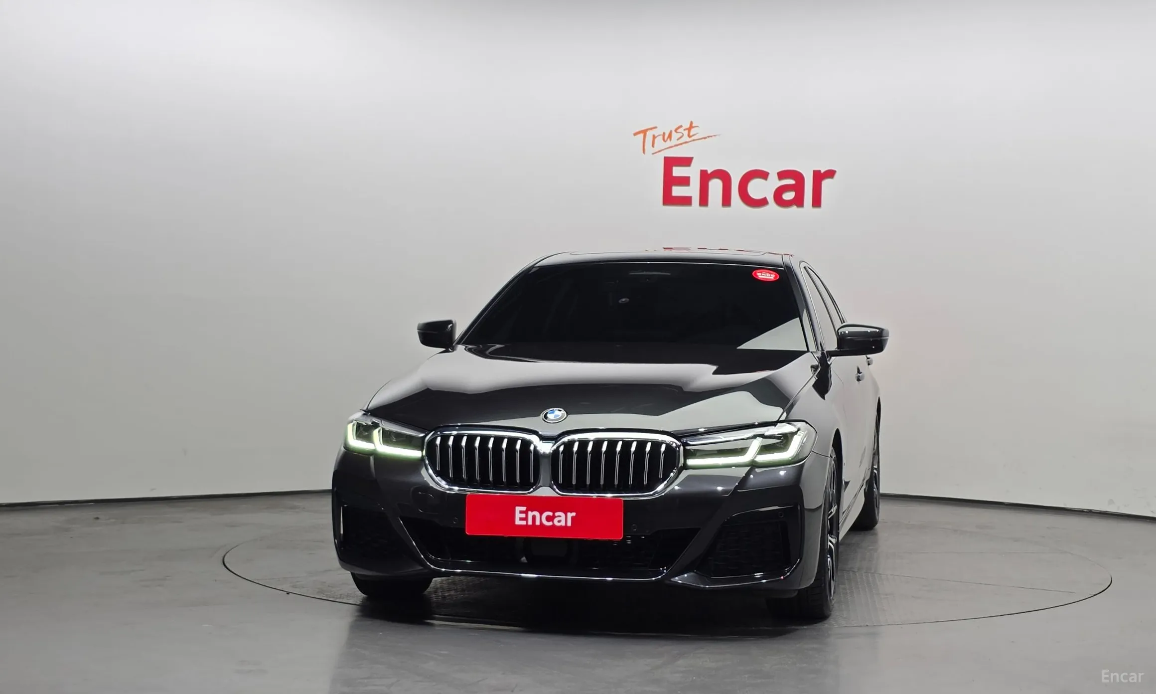 BMW 5 Series (G30) превью 3