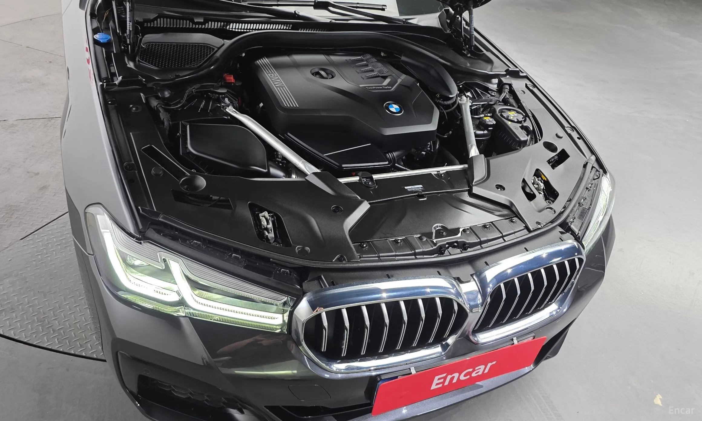 BMW 5 Series (G30) превью 6