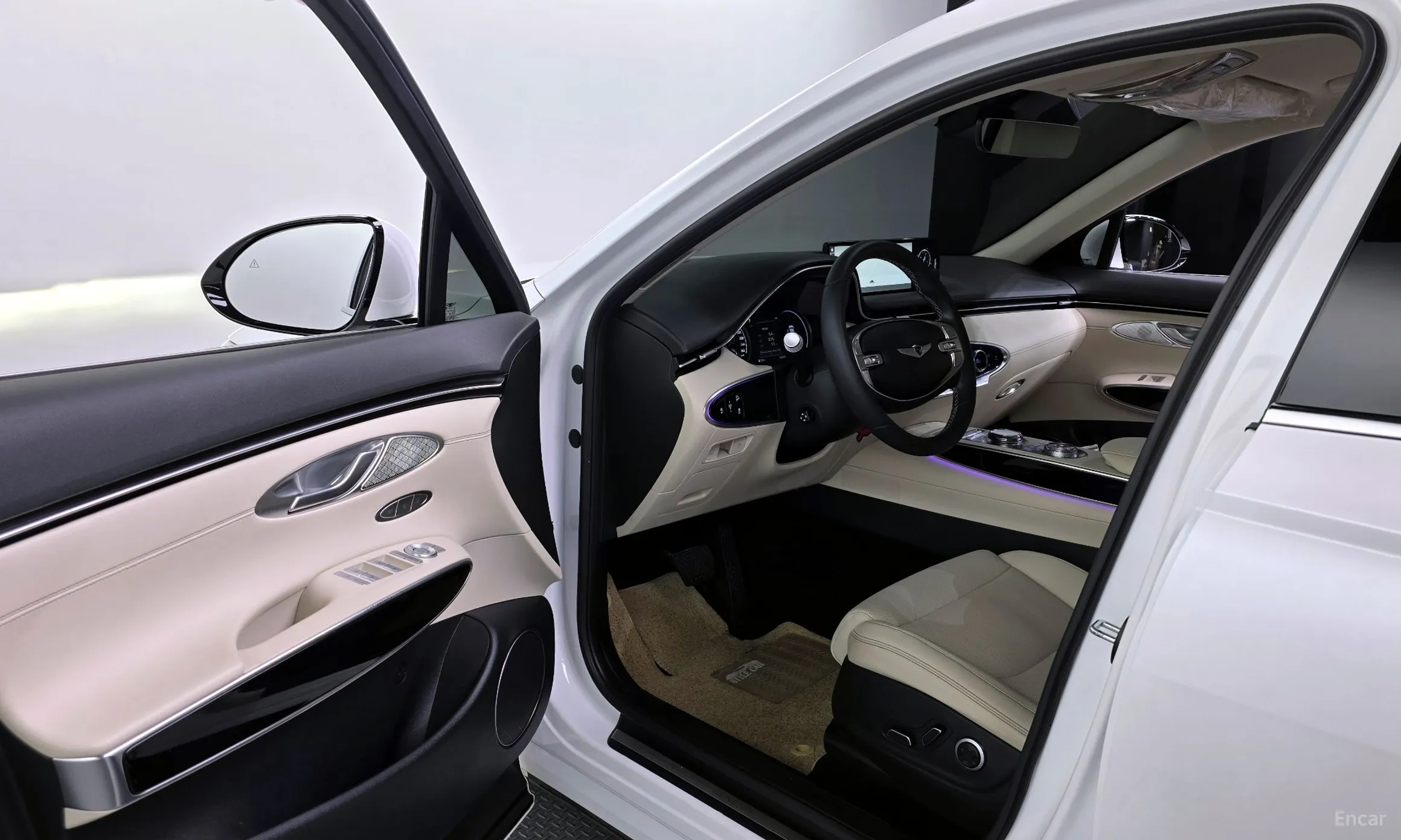 Genesis GV70 превью 10