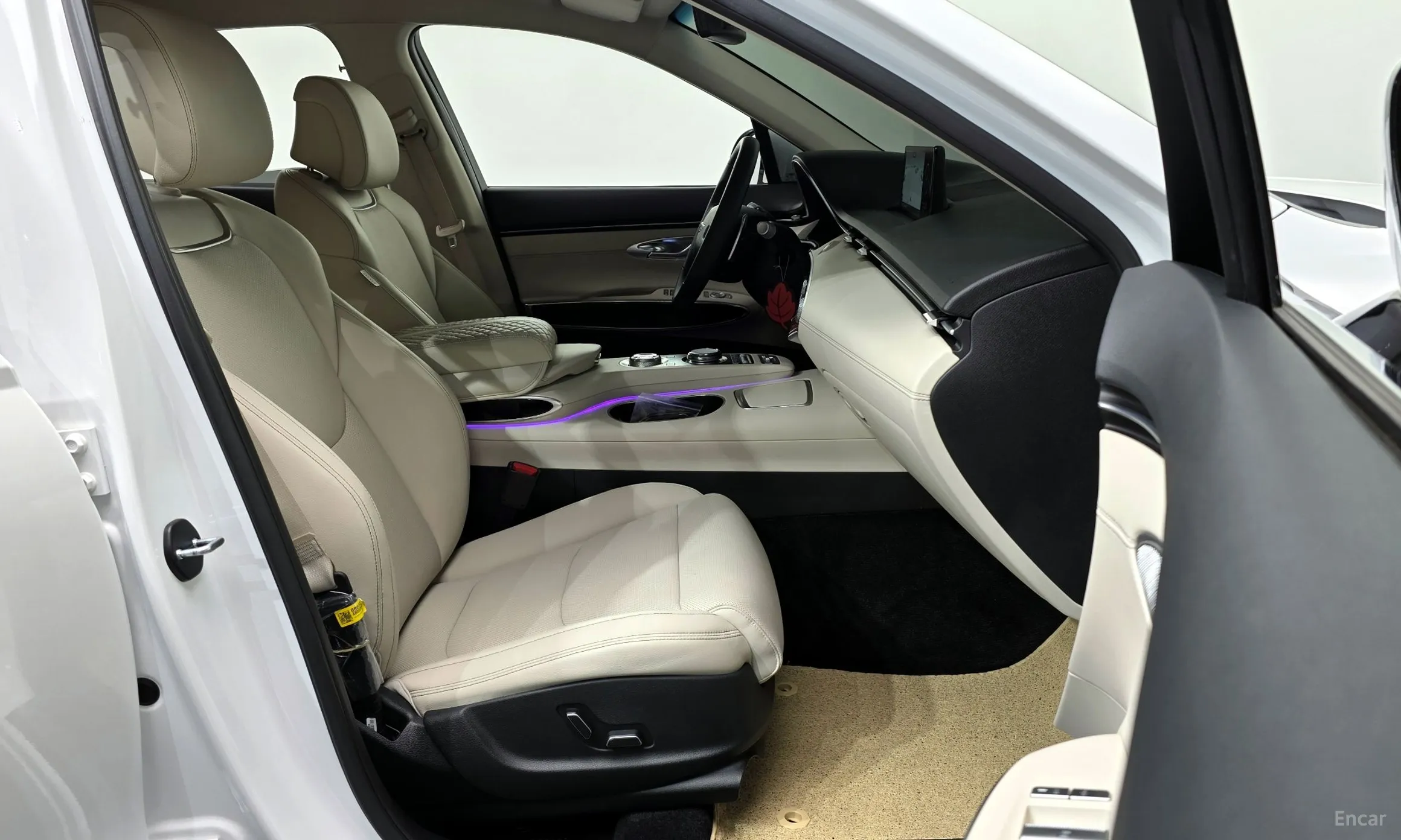Genesis GV70 превью 11