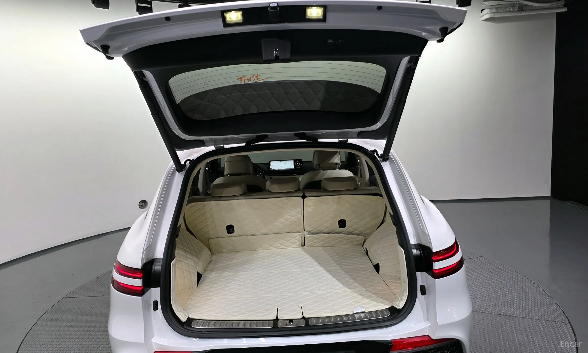Genesis GV70 превью 20
