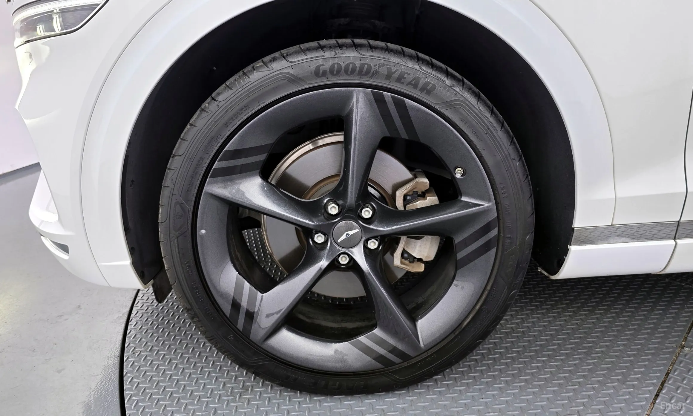 Genesis GV70 превью 5