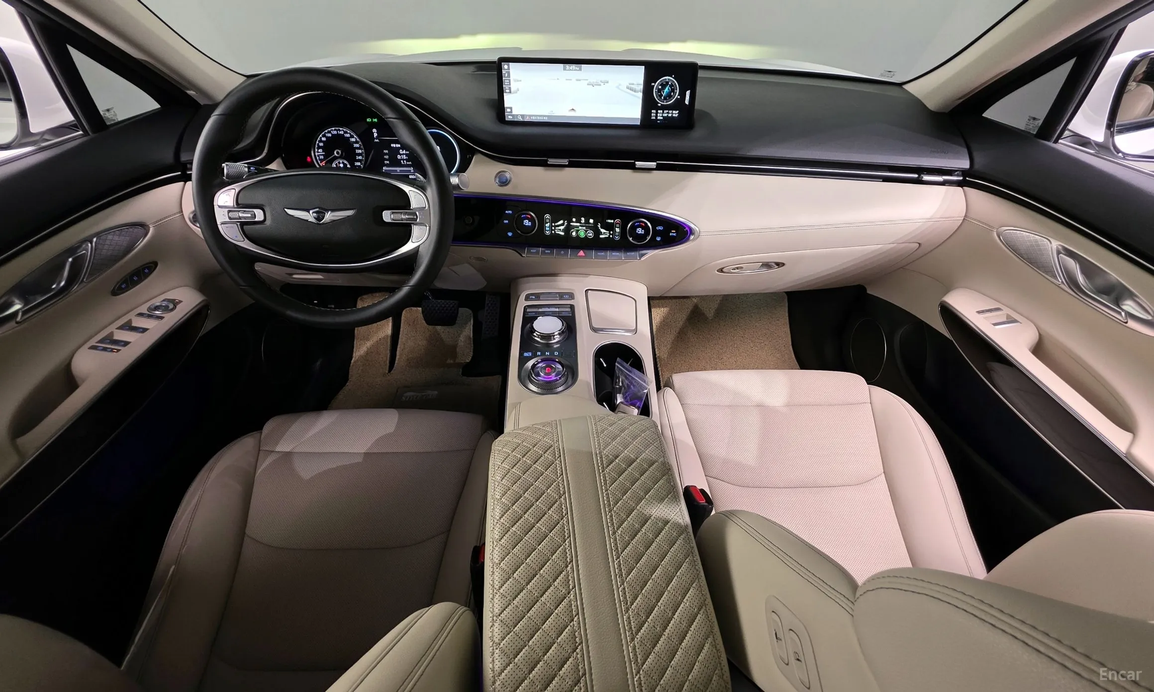 Genesis GV70 превью 7