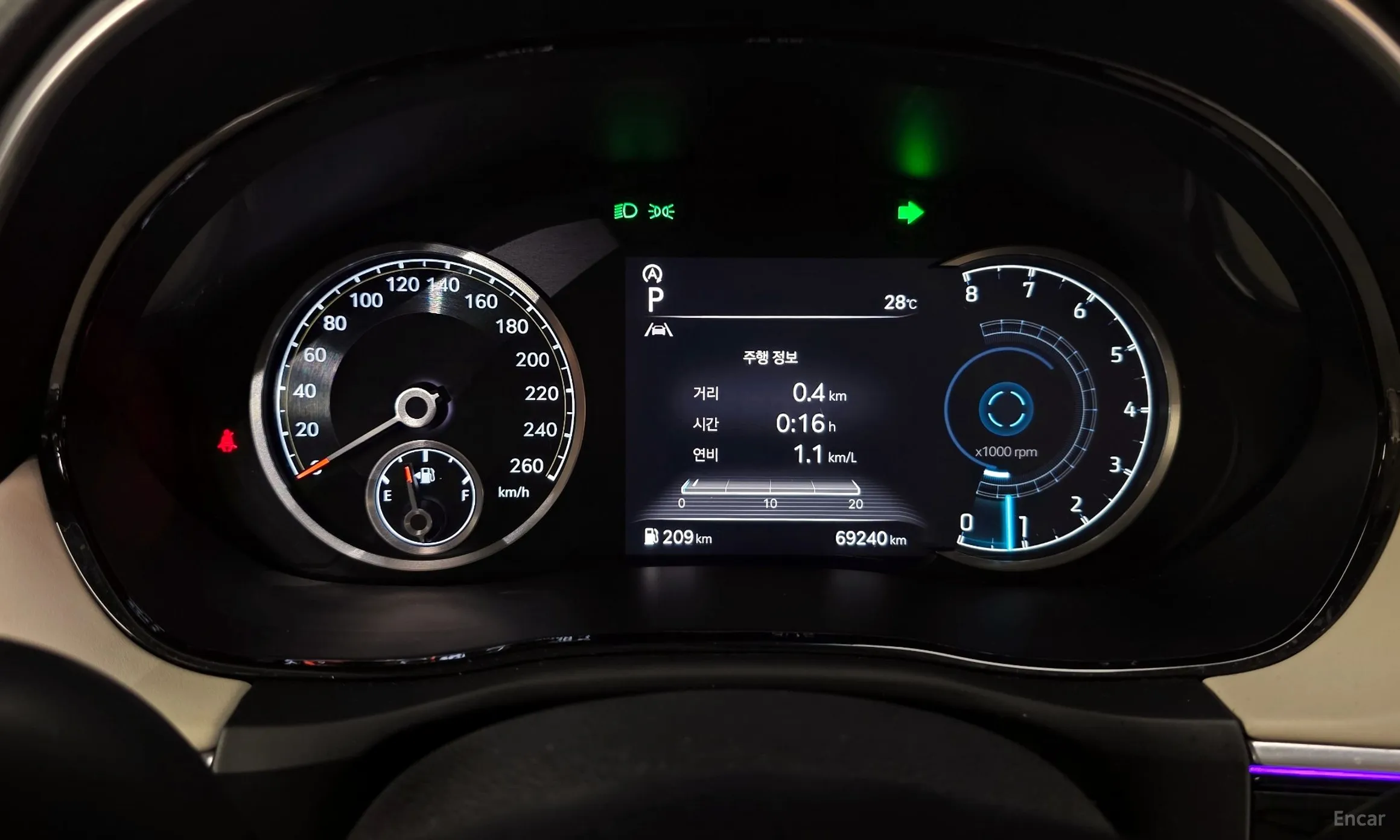 Genesis GV70 превью 8