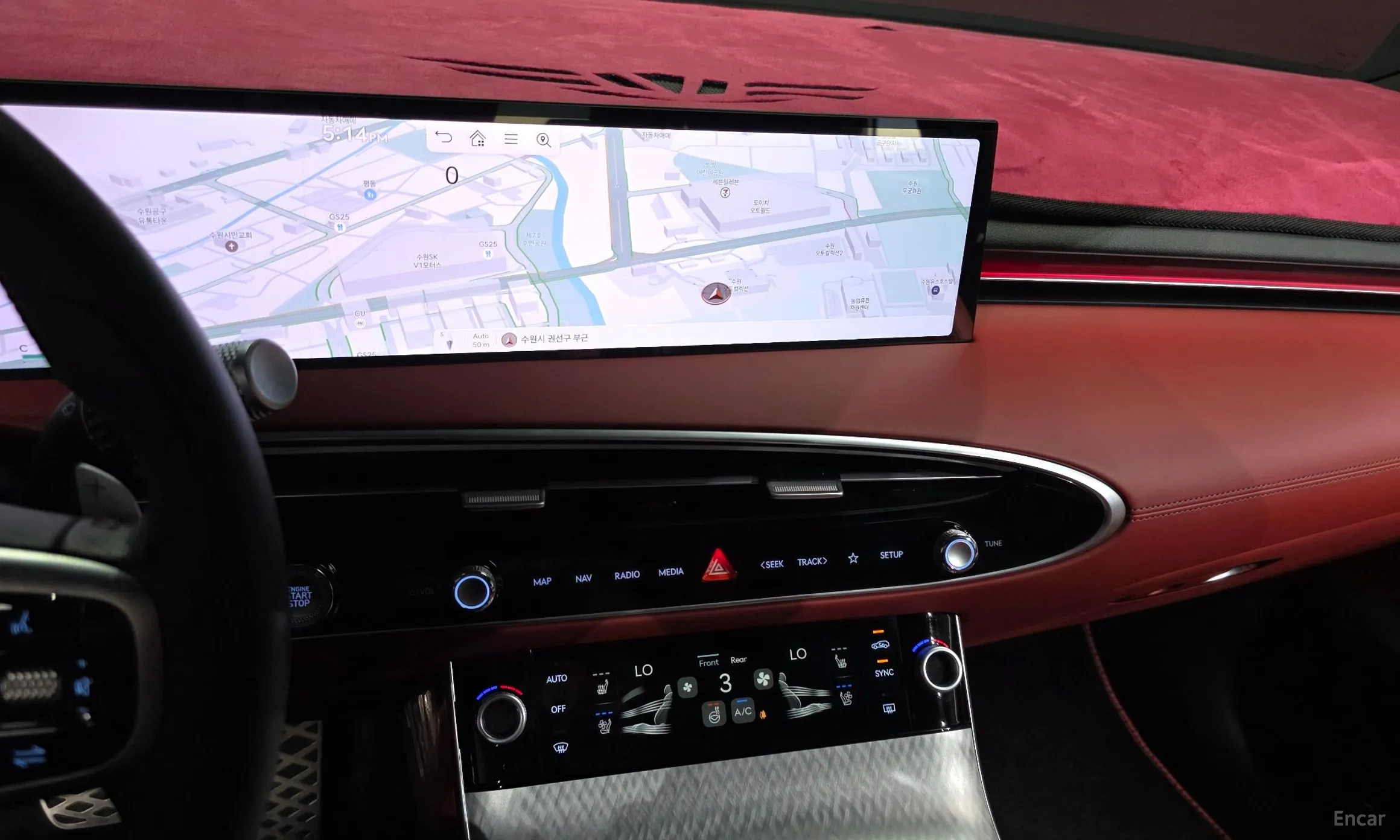 Genesis GV70 превью 14