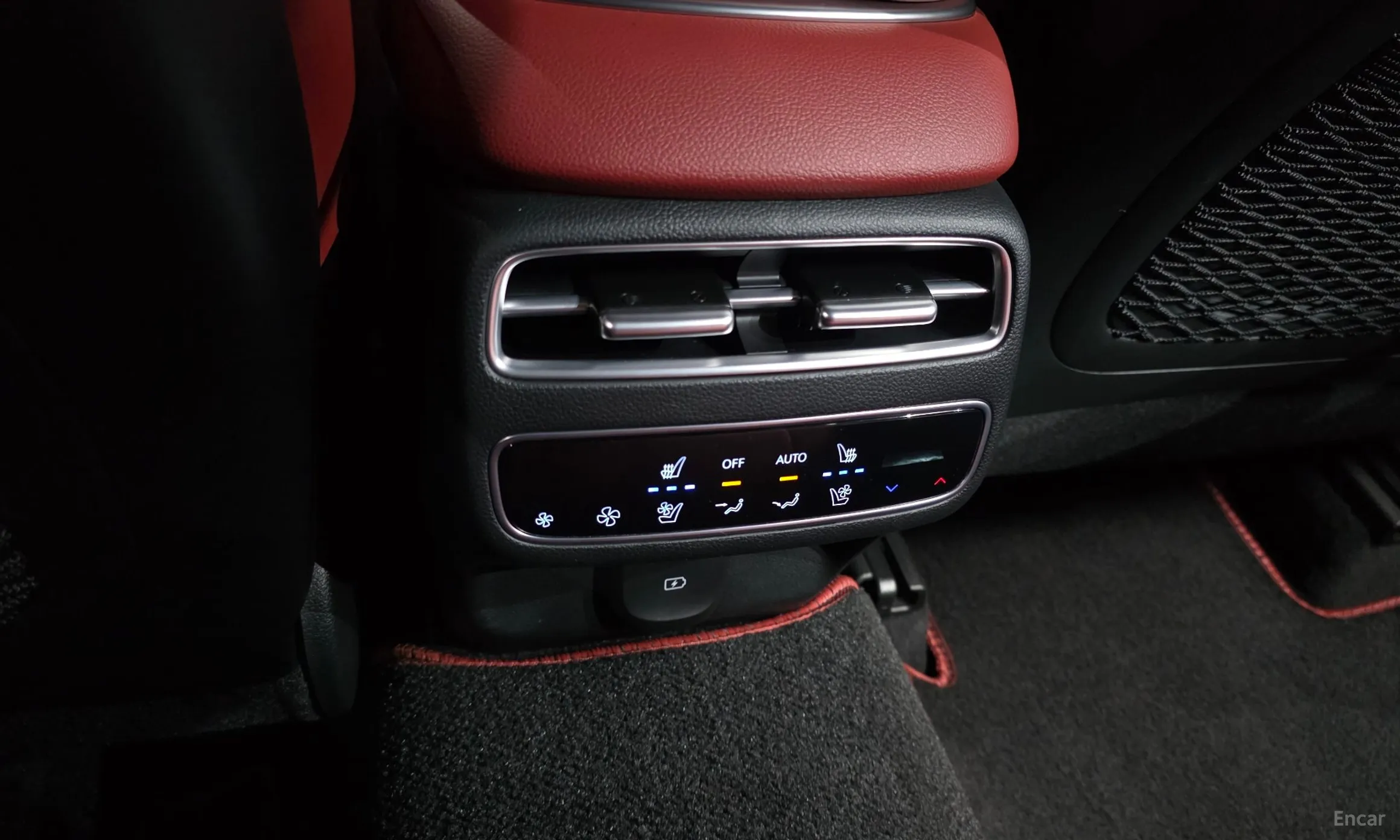 Genesis GV70 превью 19