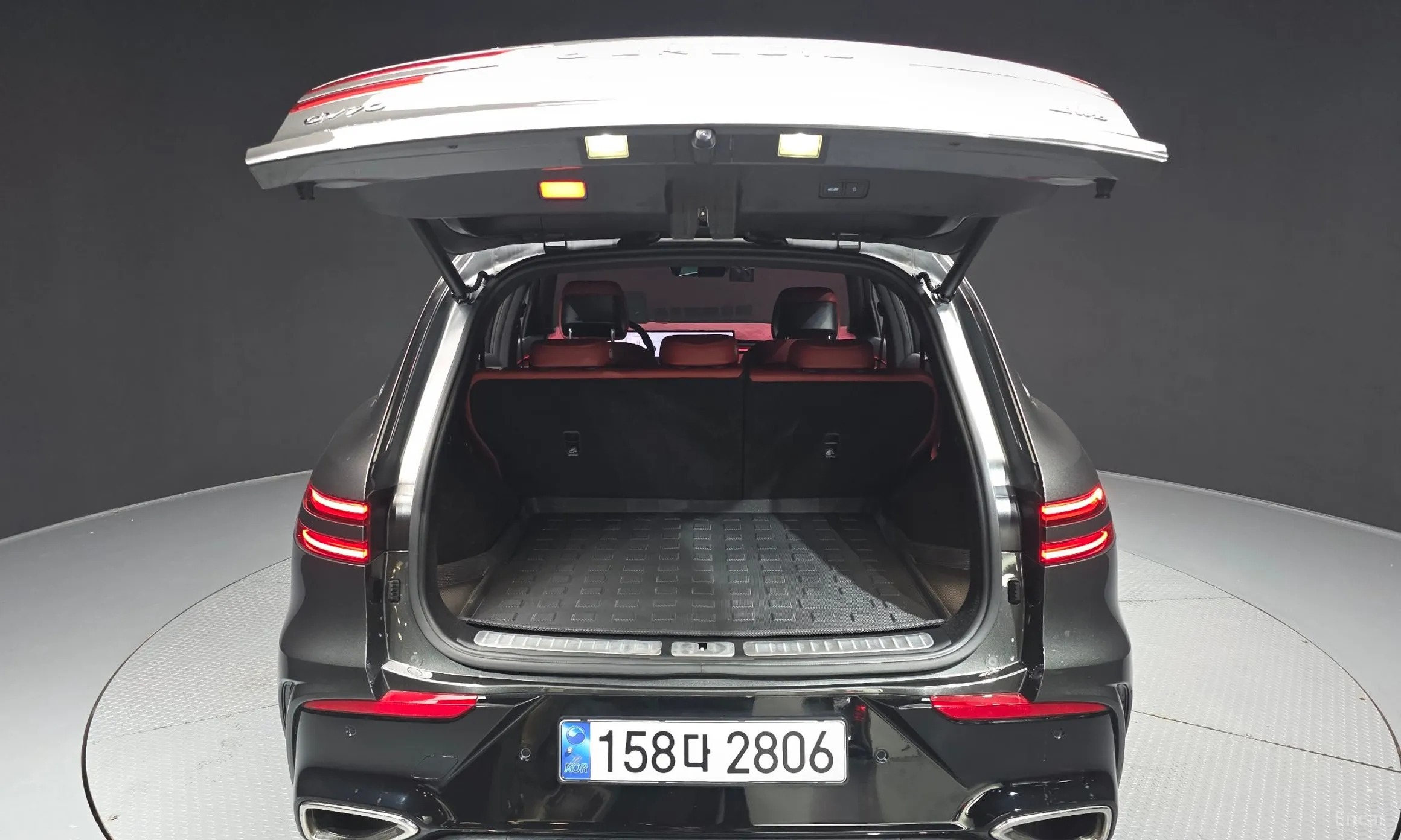 Genesis GV70 превью 20