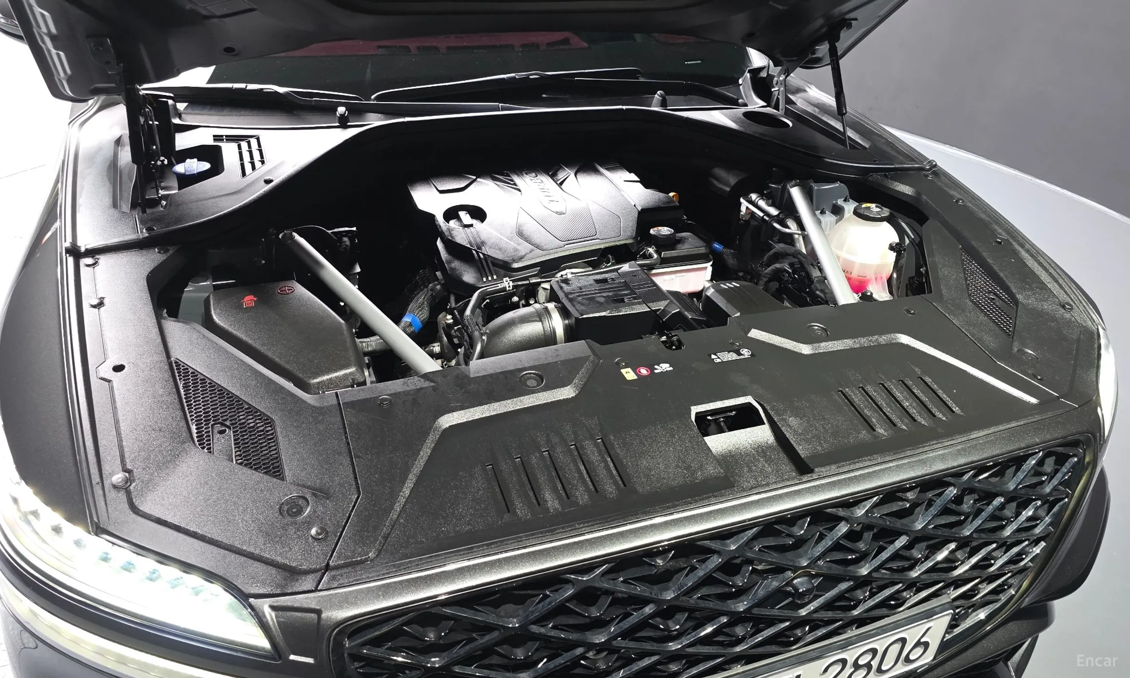 Genesis GV70 превью 6
