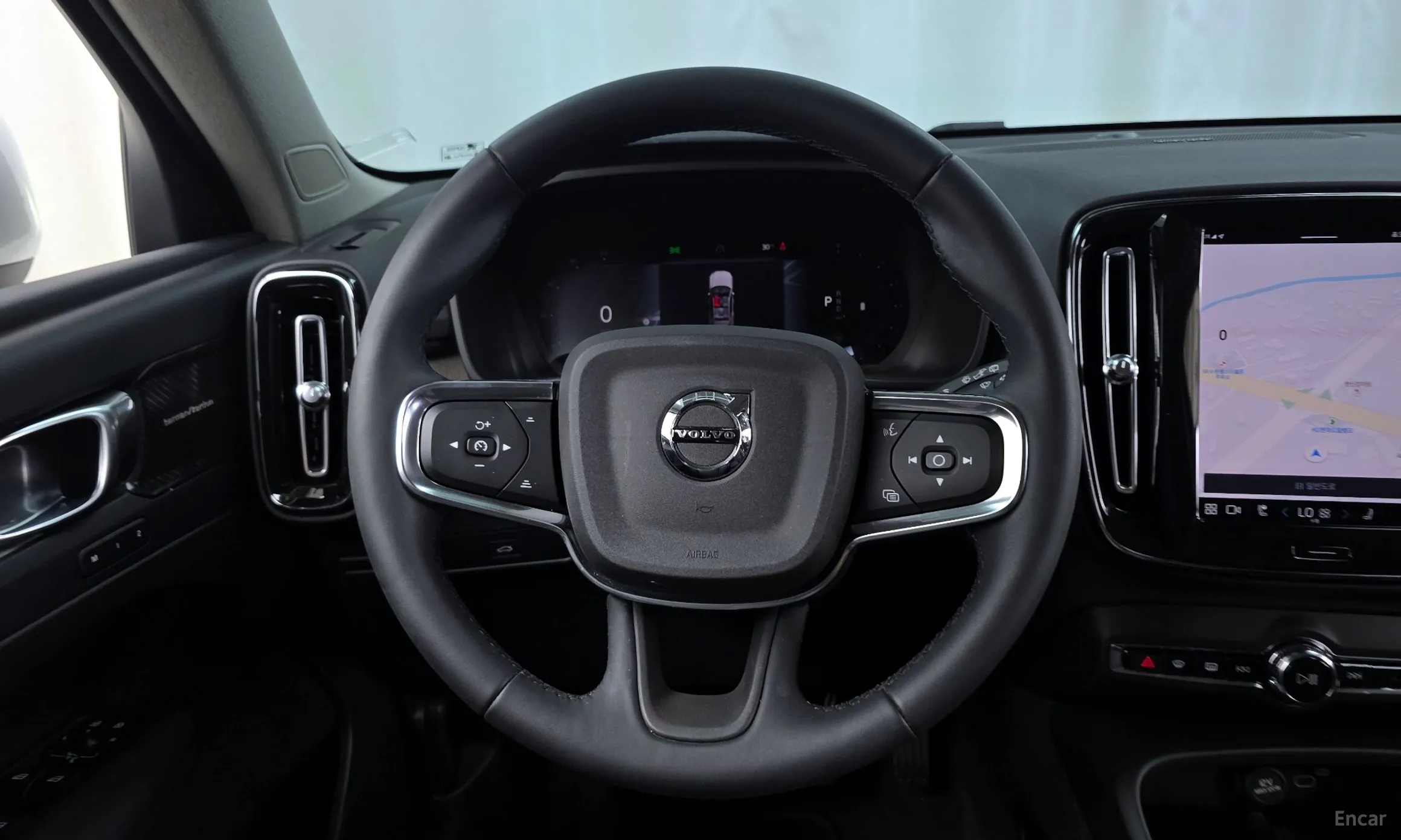 Volvo XC40 превью 13