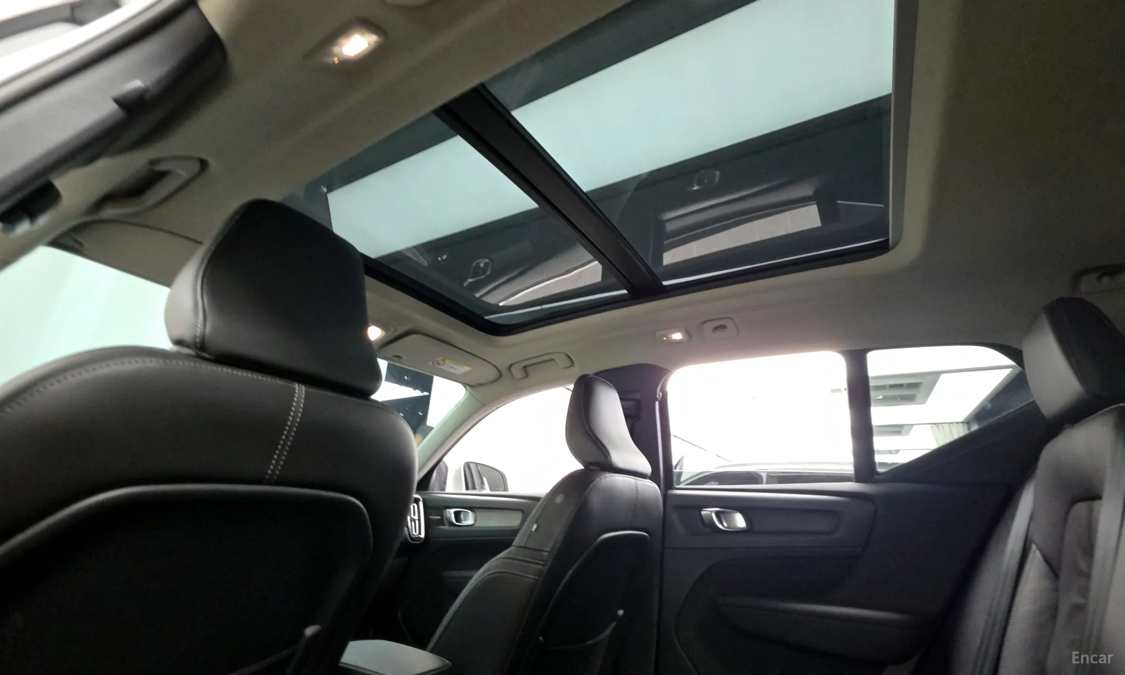 Volvo XC40 превью 18