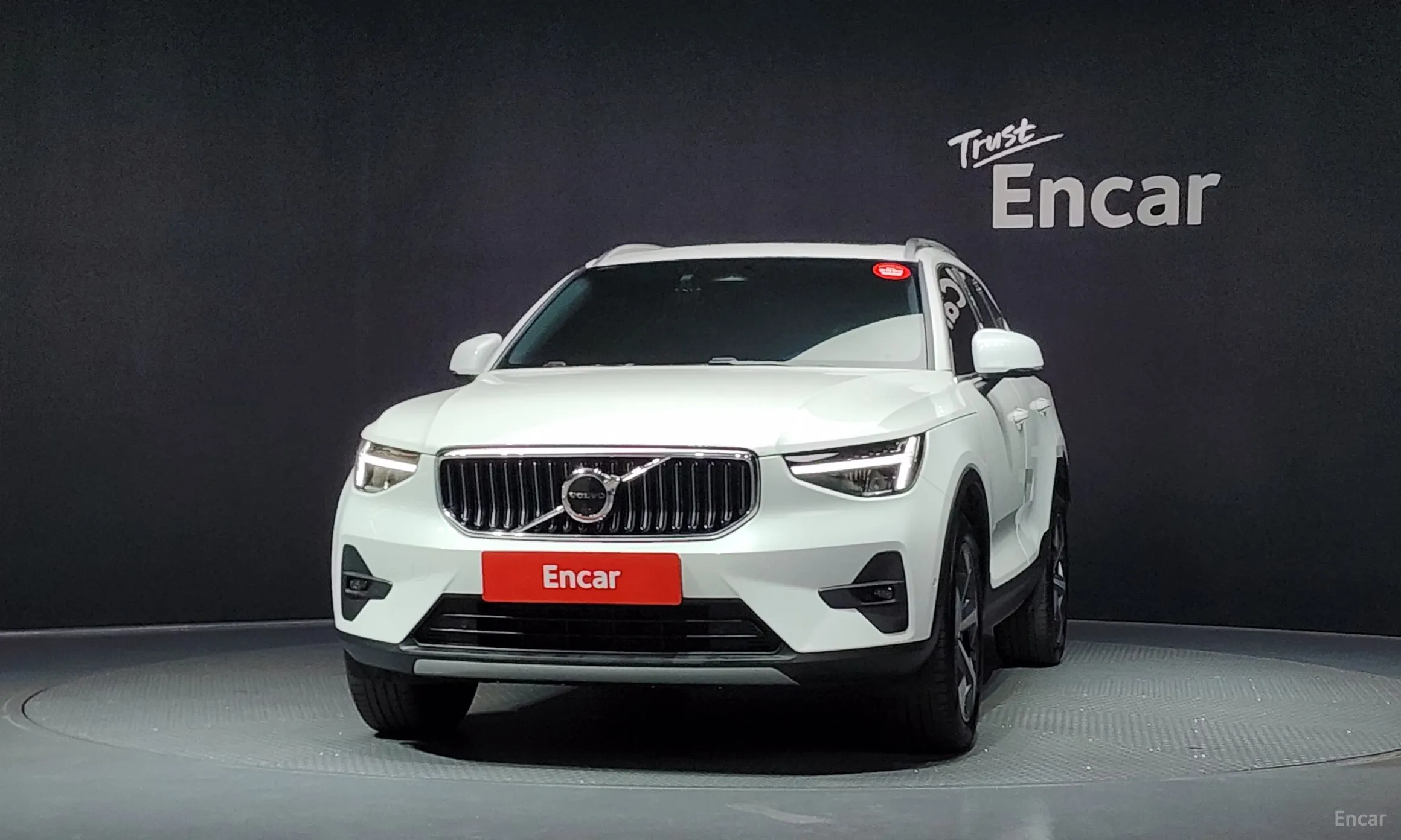 Volvo XC40 превью 3