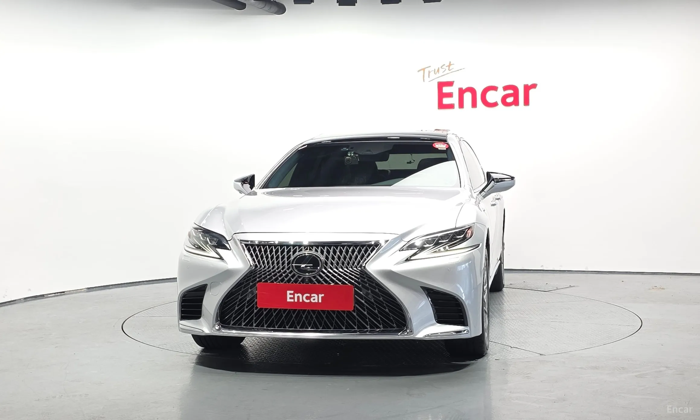 Lexus LS500 5th Generation превью 3