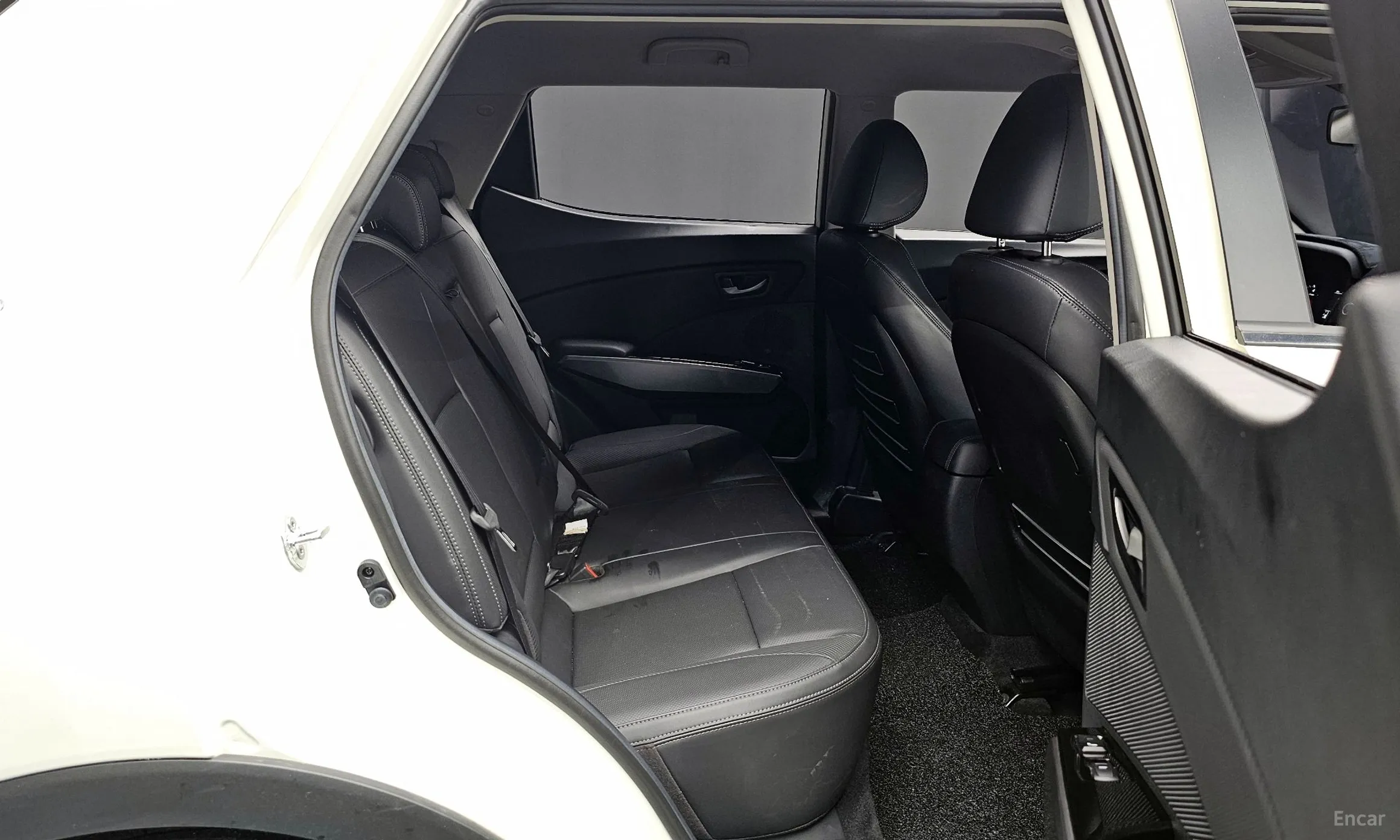 KG Mobility (SsangYong) Tivoli превью 11