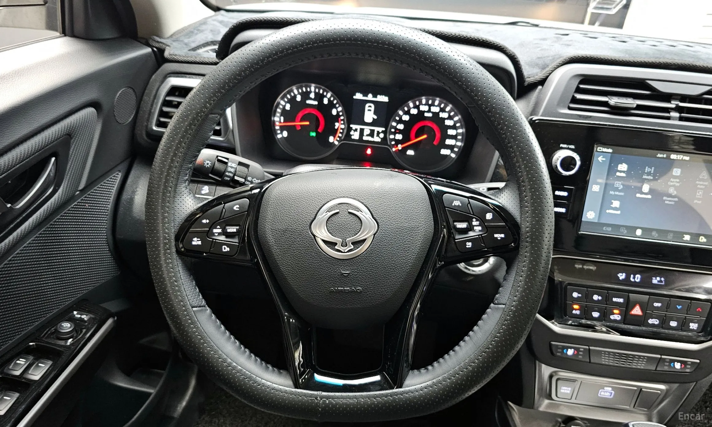 KG Mobility (SsangYong) Tivoli превью 12