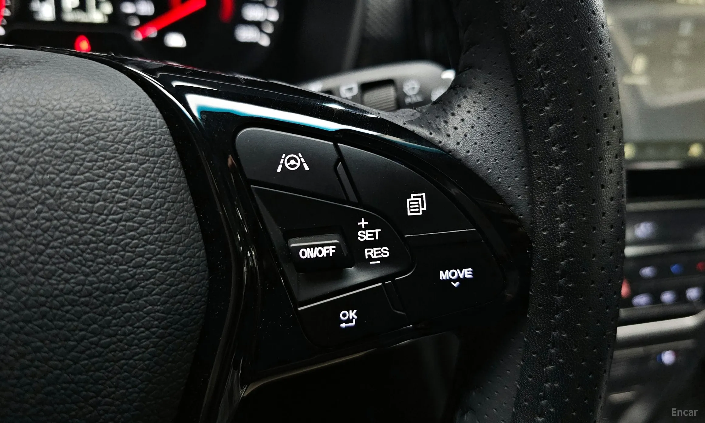 KG Mobility (SsangYong) Tivoli превью 16