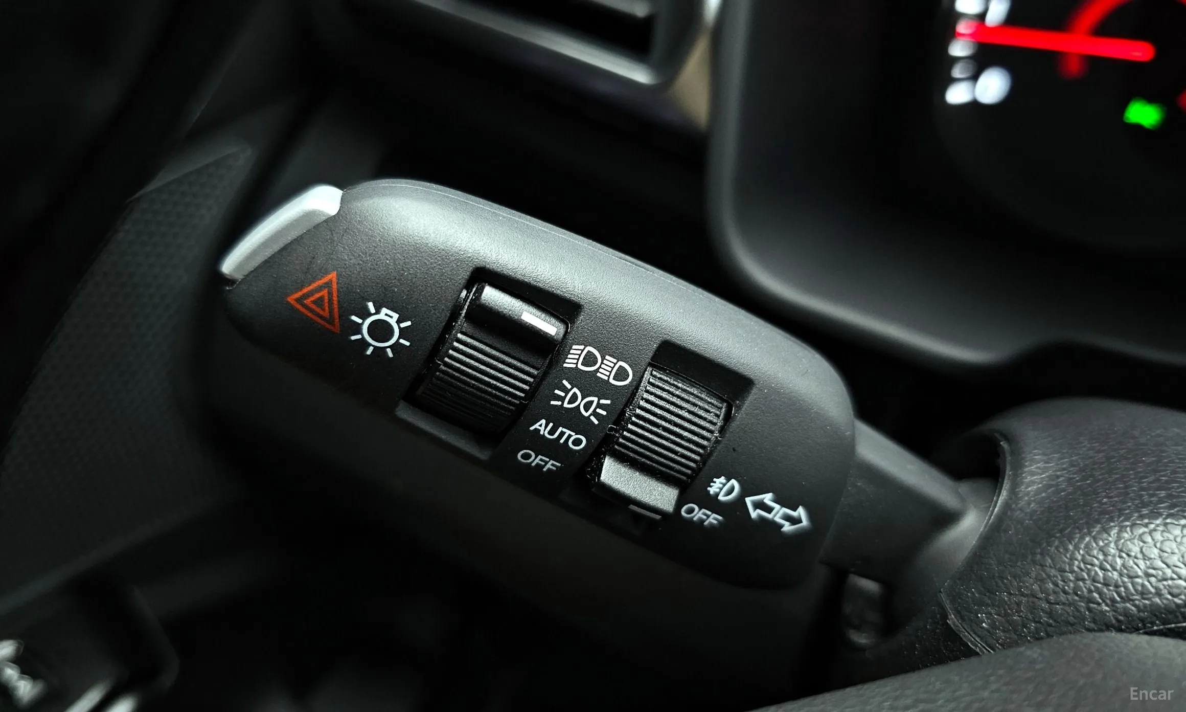 KG Mobility (SsangYong) Tivoli превью 19