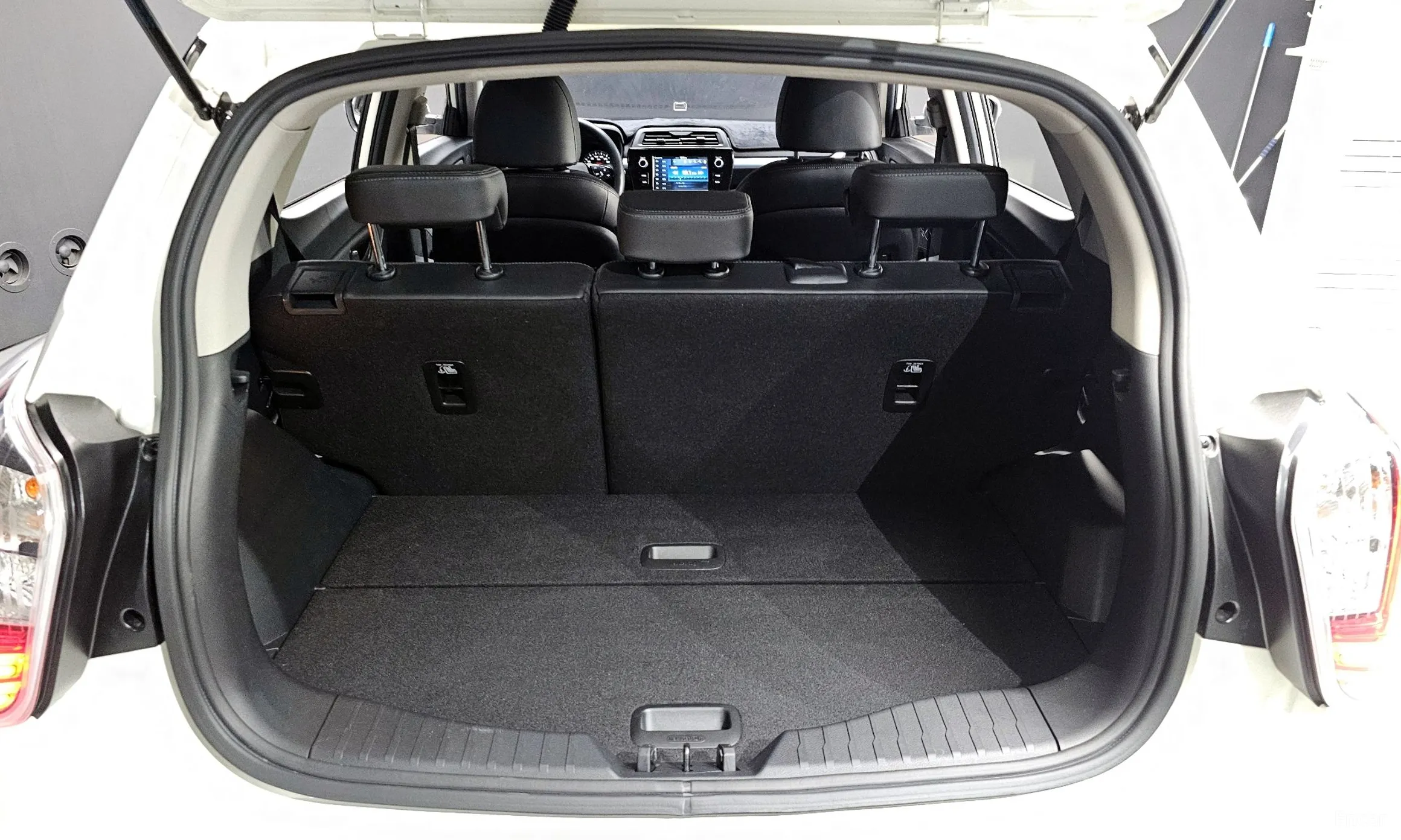 KG Mobility (SsangYong) Tivoli превью 20