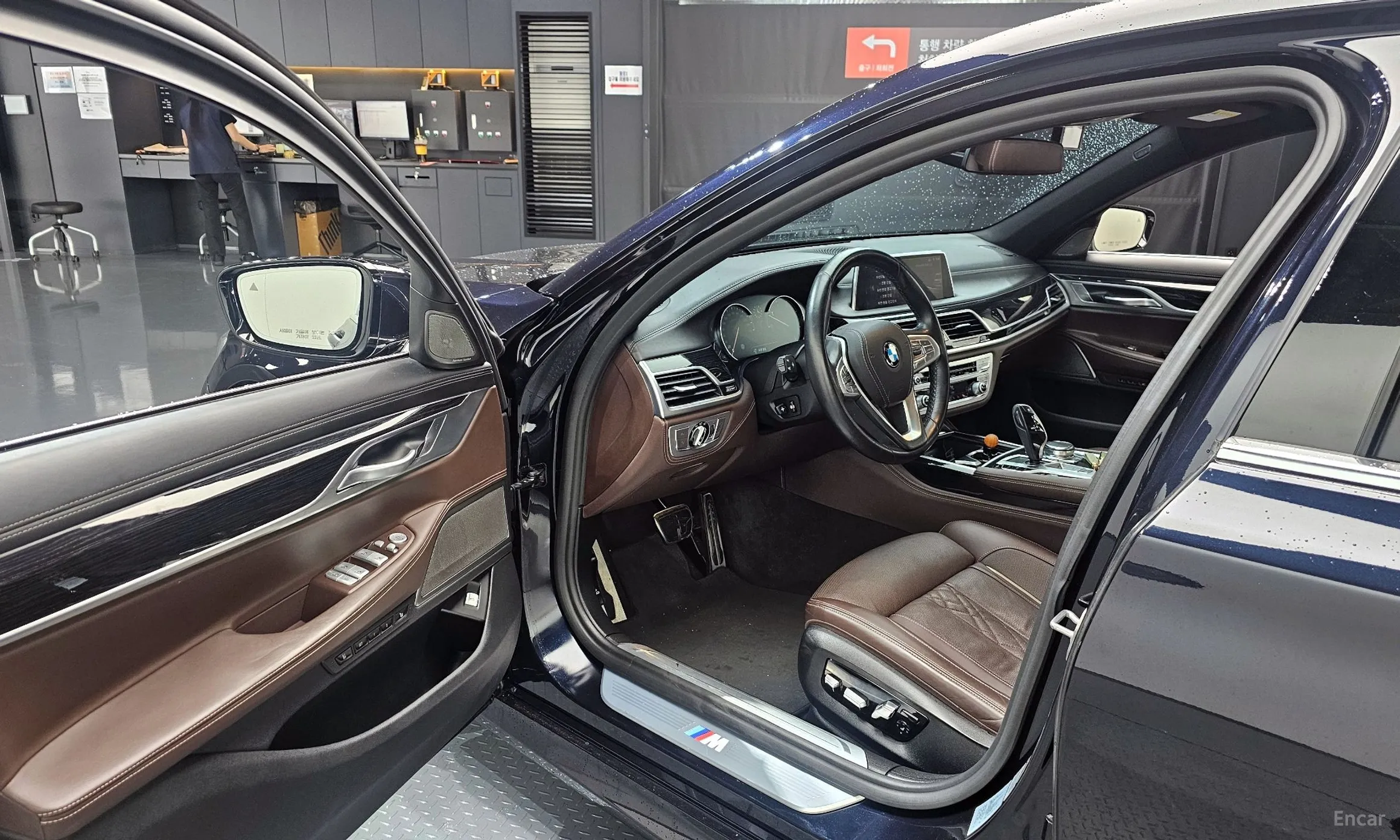 BMW 7 Series (G11) превью 10