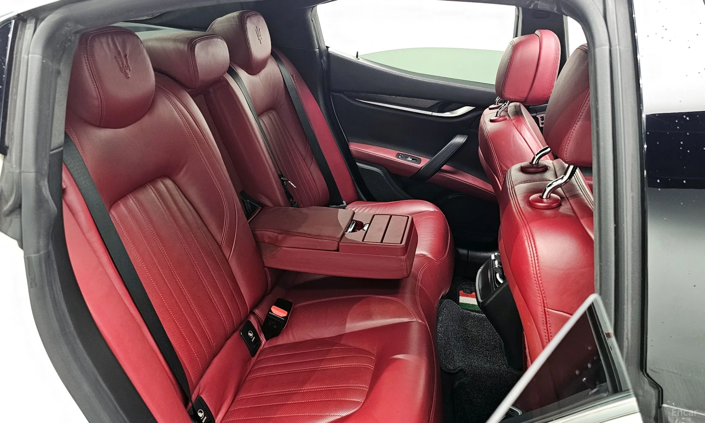 Maserati Ghibli превью 12