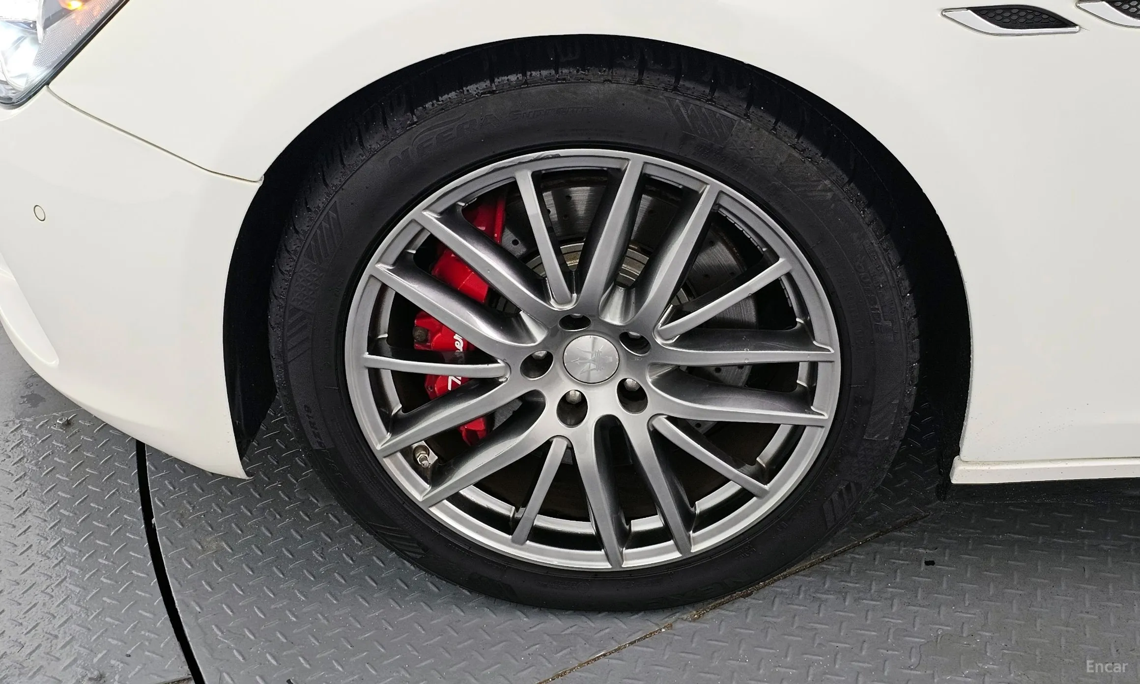 Maserati Ghibli превью 5