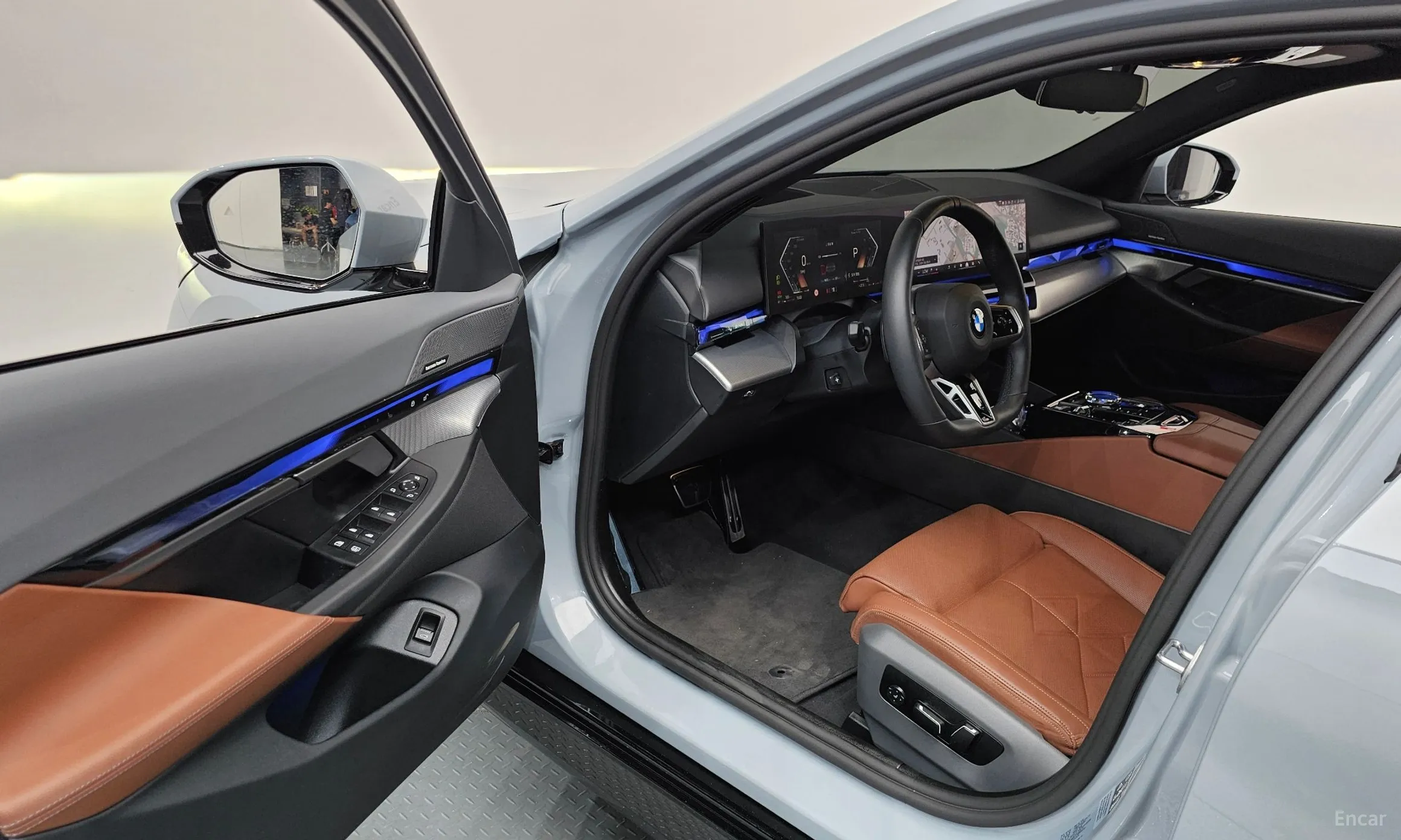BMW 5 Series (G60) превью 10