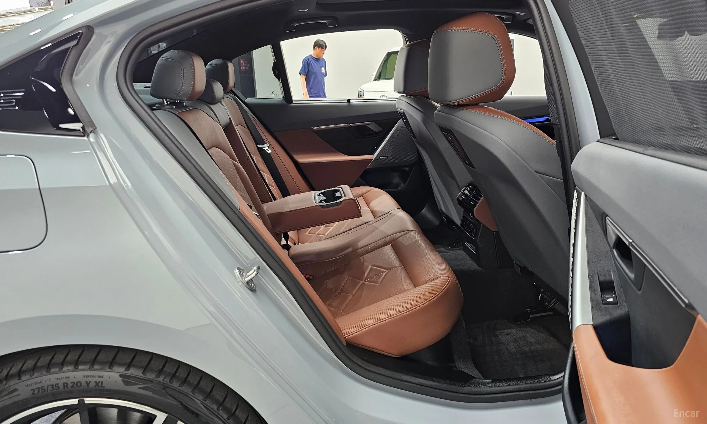 BMW 5 Series (G60) превью 11