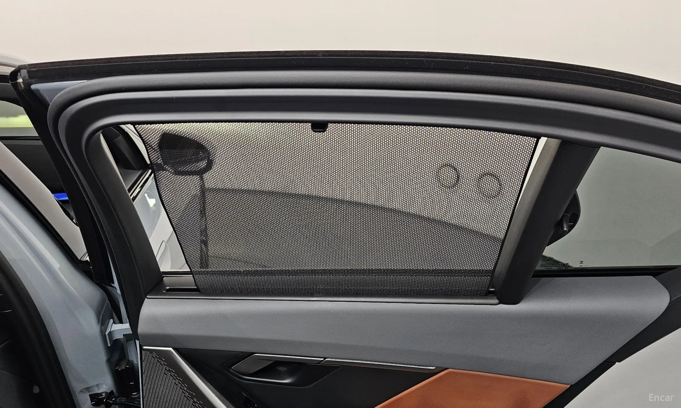 BMW 5 Series (G60) превью 19