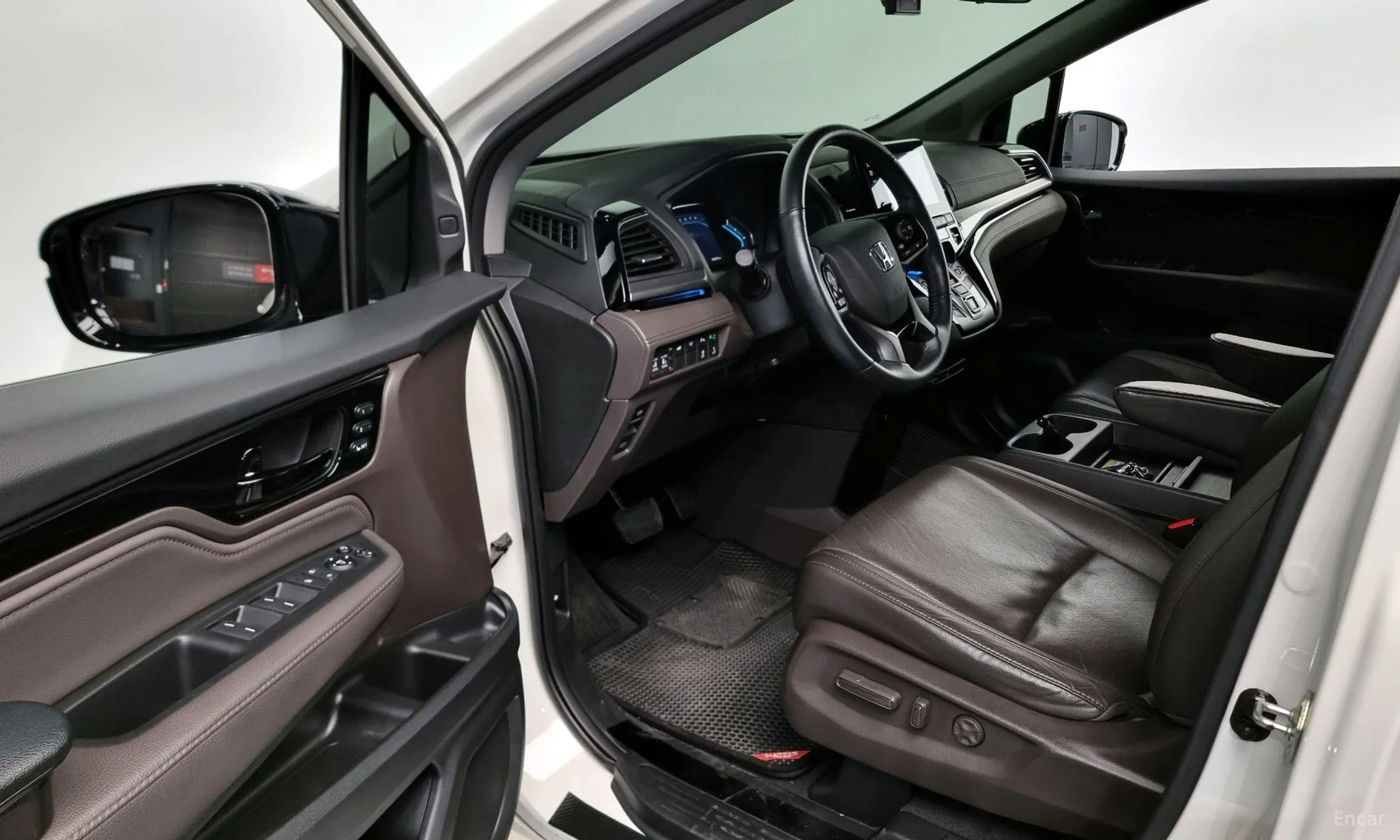 Honda Odyssey превью 10