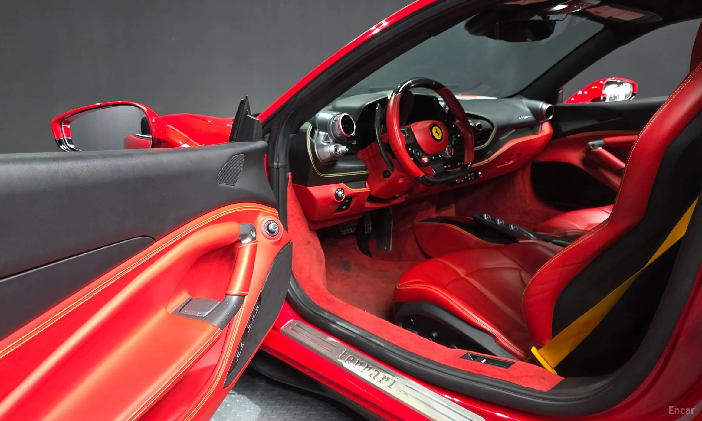 Ferrari F8 Tributo превью 10