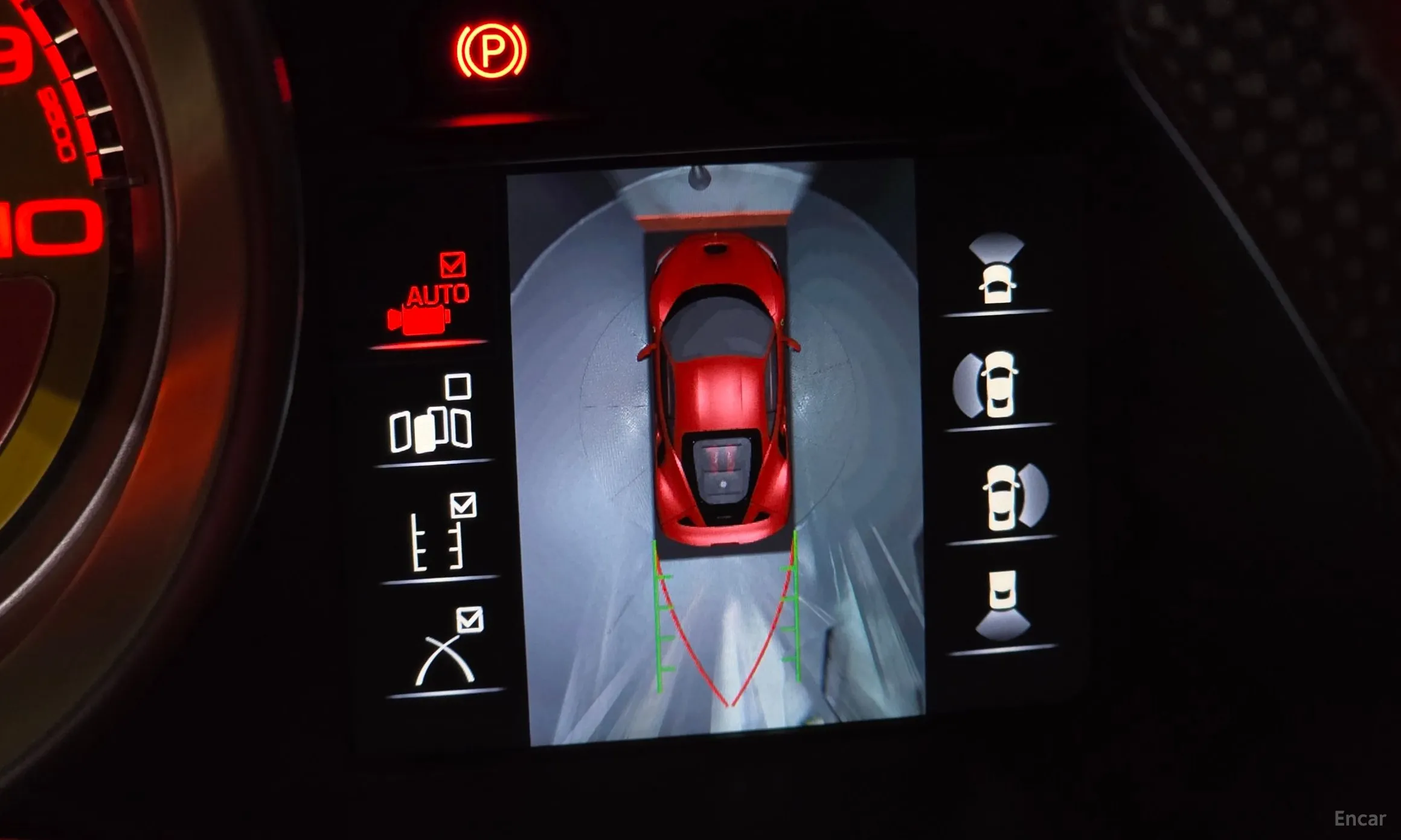 Ferrari F8 Tributo превью 13
