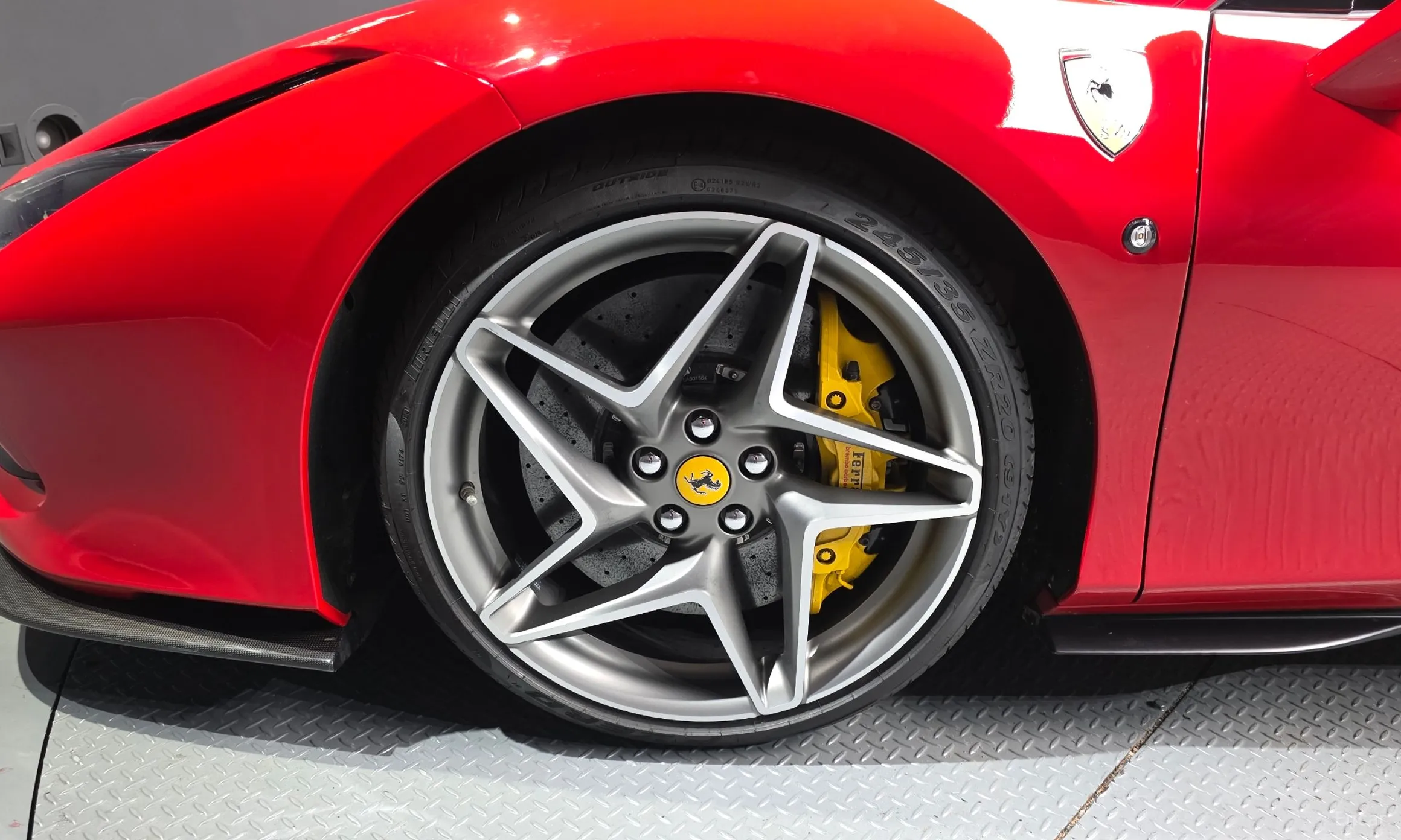 Ferrari F8 Tributo превью 5