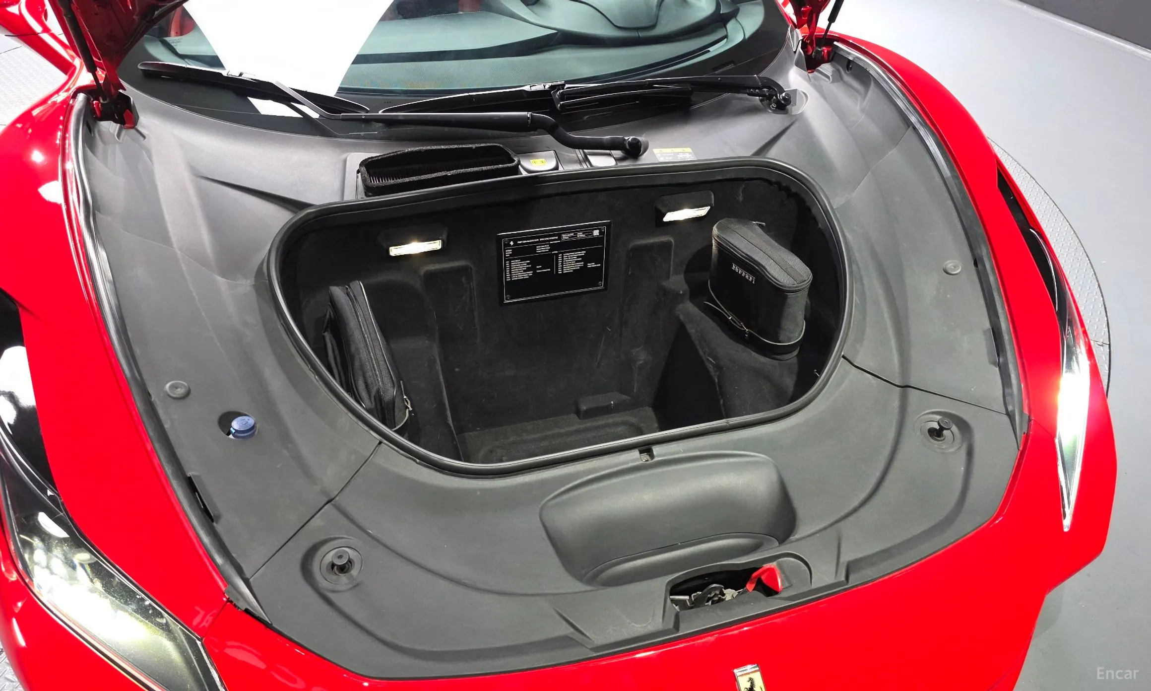 Ferrari F8 Tributo превью 6