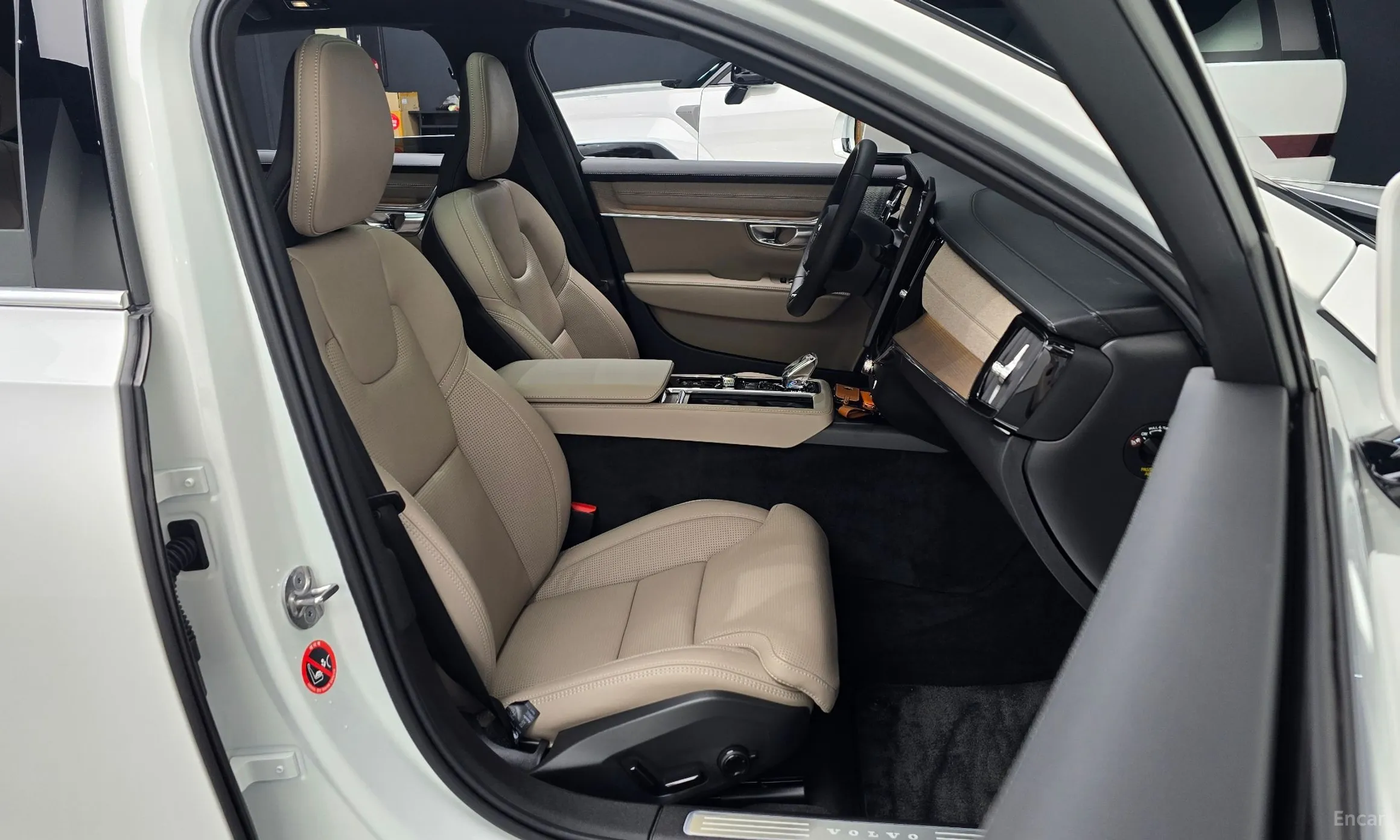 Volvo S90 превью 10