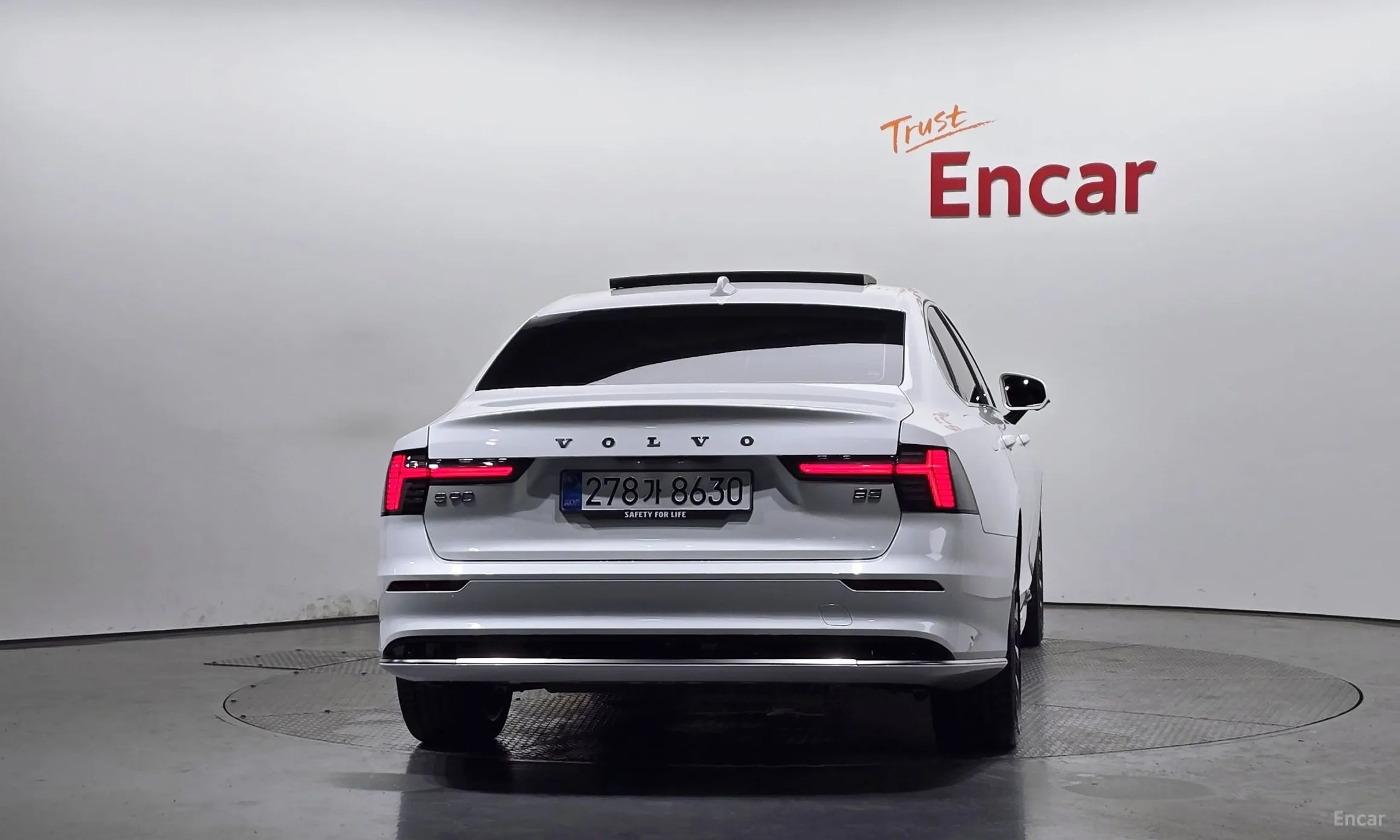 Volvo S90 превью 4