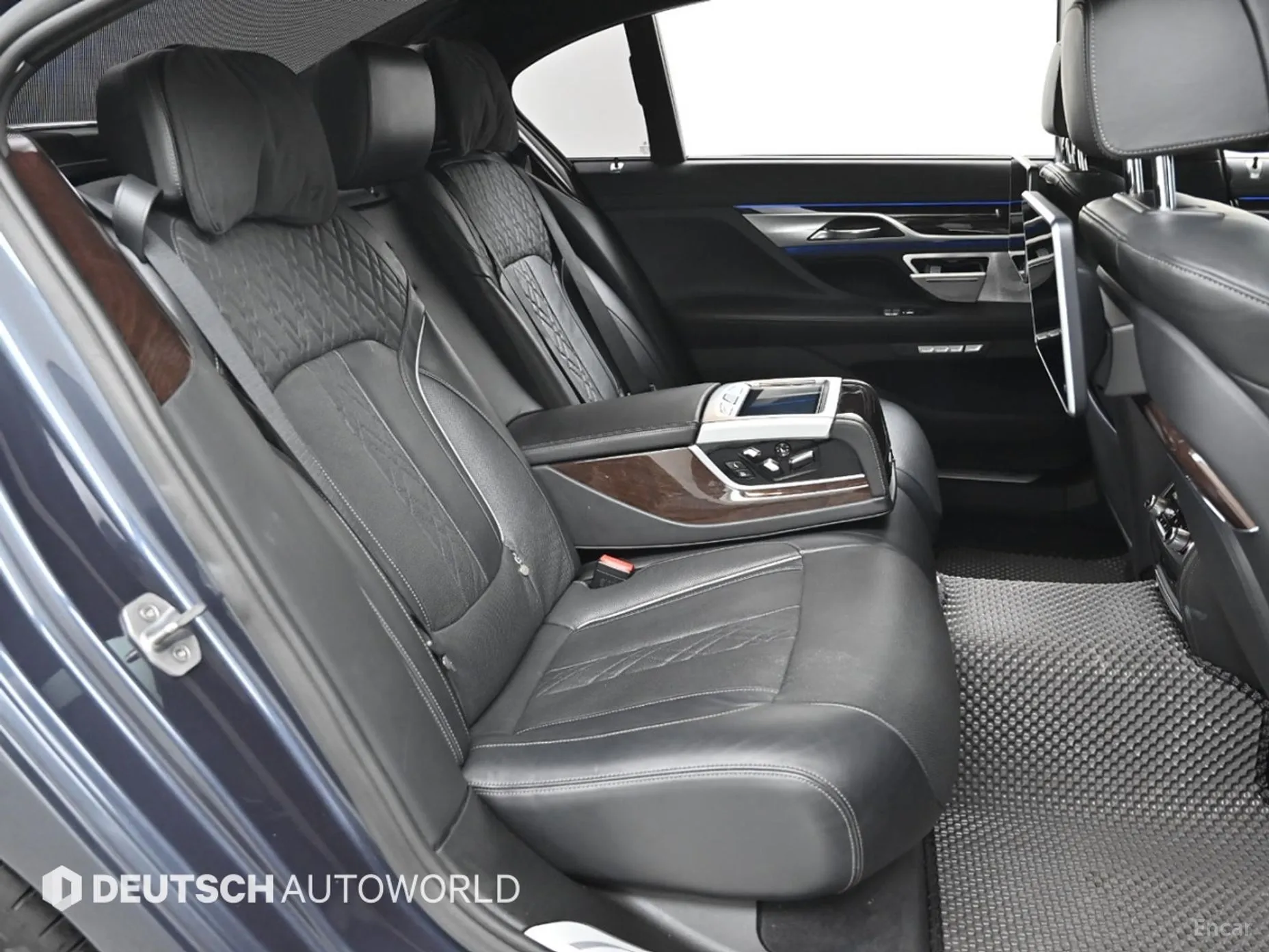 BMW 7 Series (G11) превью 12