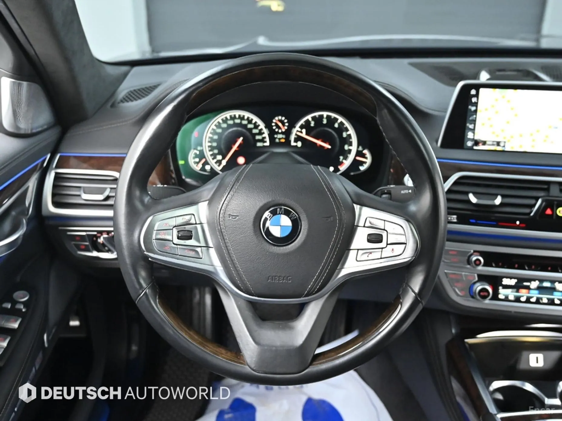 BMW 7 Series (G11) превью 13