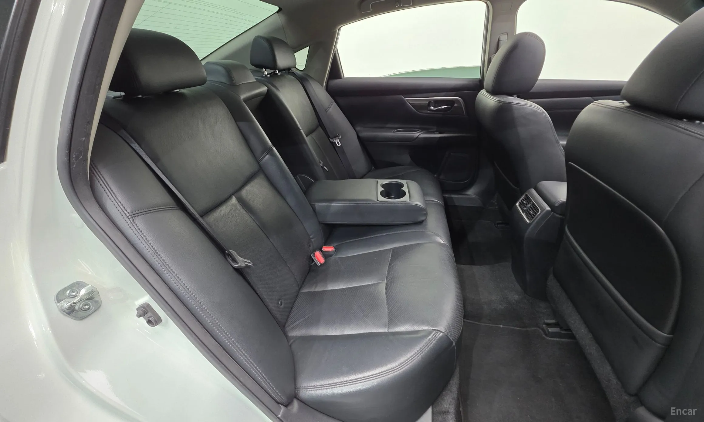 Nissan Altima превью 20