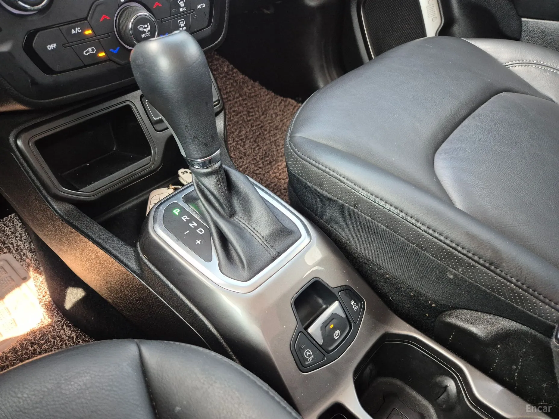 Jeep Renegade превью 10