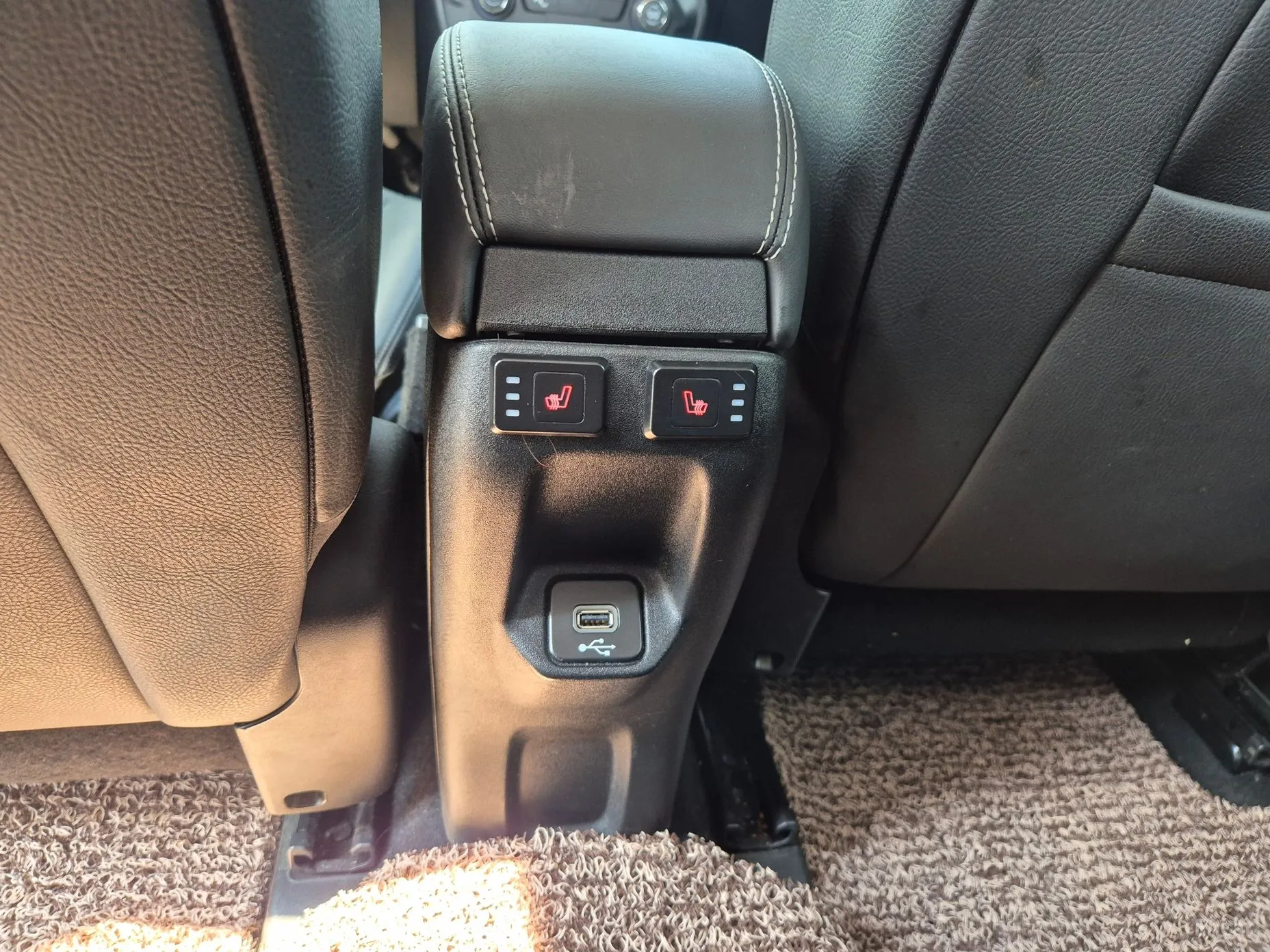 Jeep Renegade превью 16