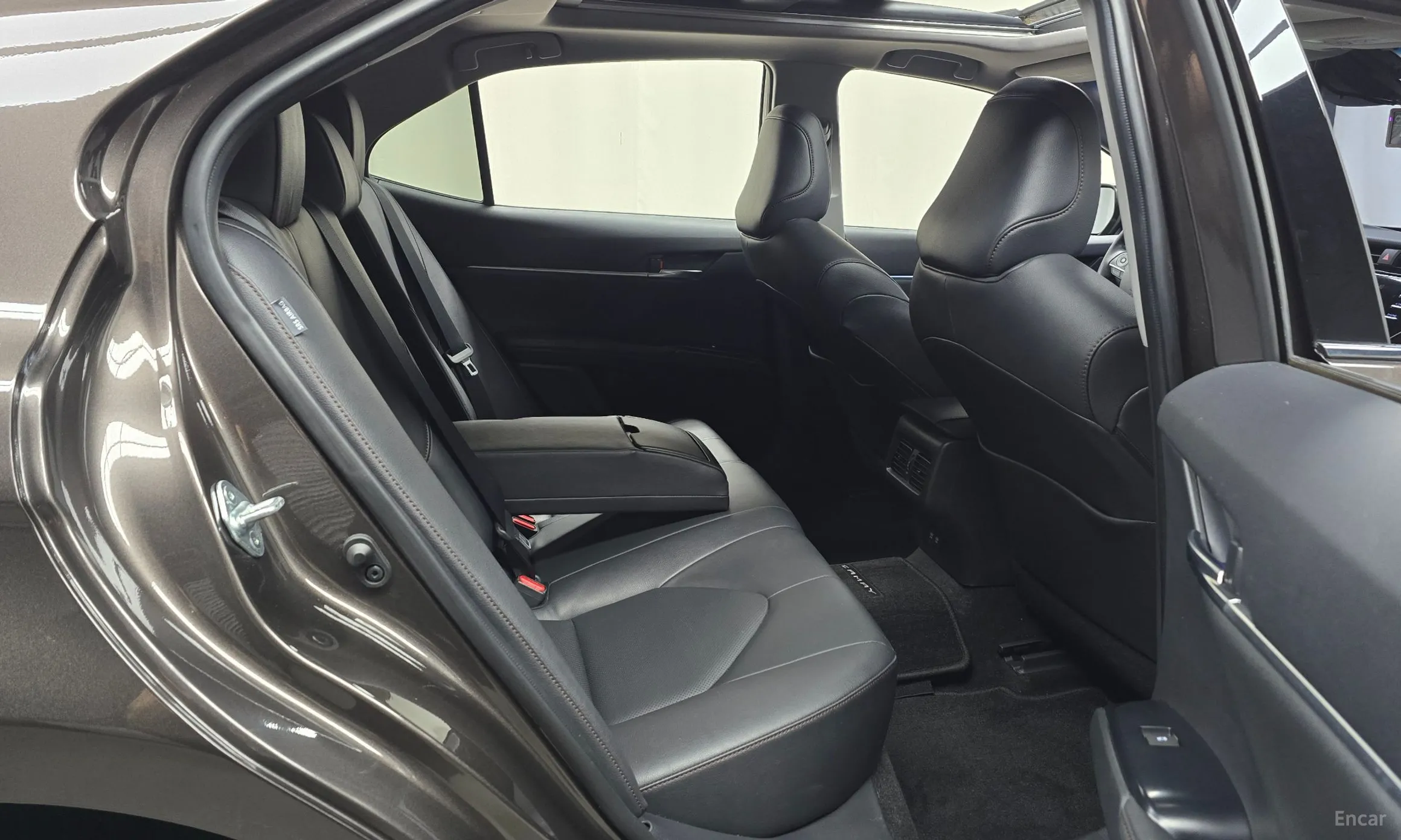 Toyota Camry (XV70) превью 11